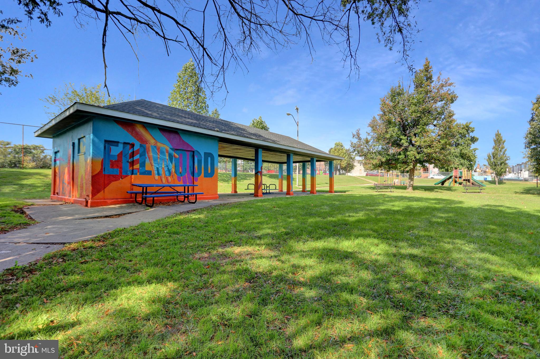 ELLWOOD PARK - Residential