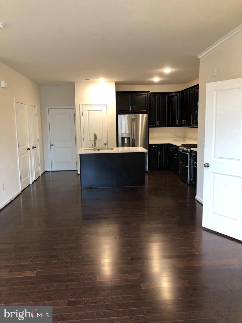 LOFTS AT VILLAGE WALK - Residential