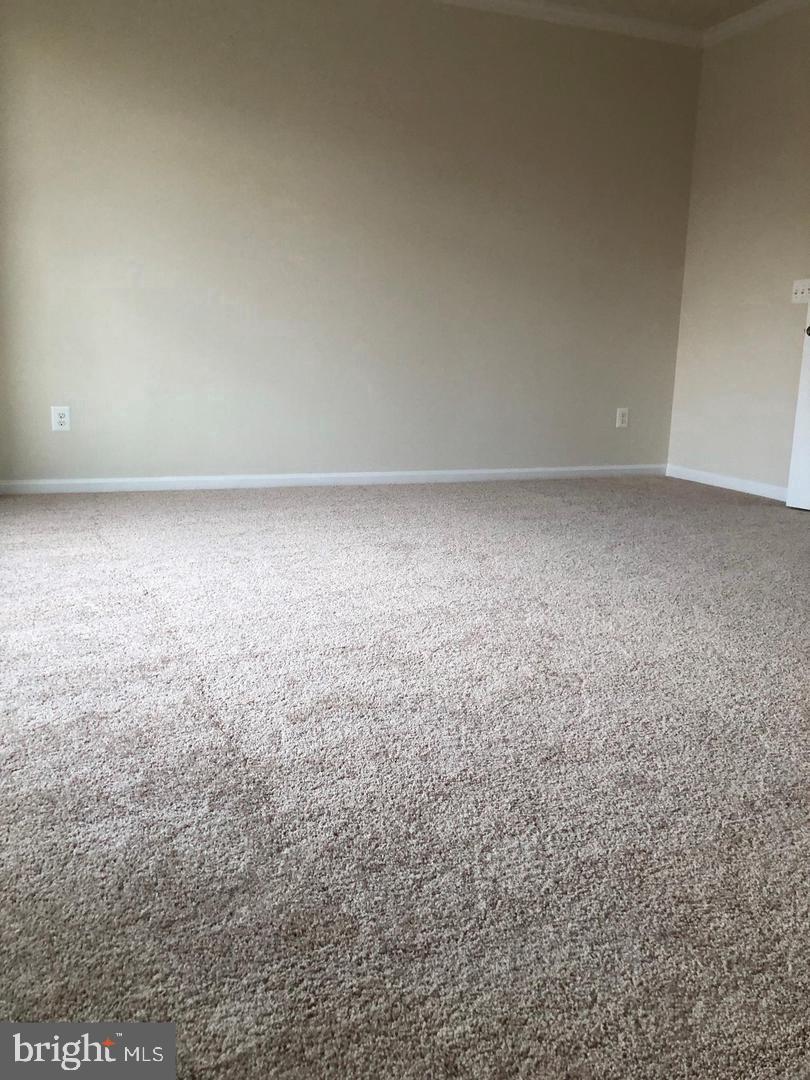 LOFTS AT VILLAGE WALK - Residential