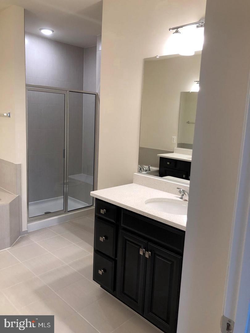 LOFTS AT VILLAGE WALK - Residential