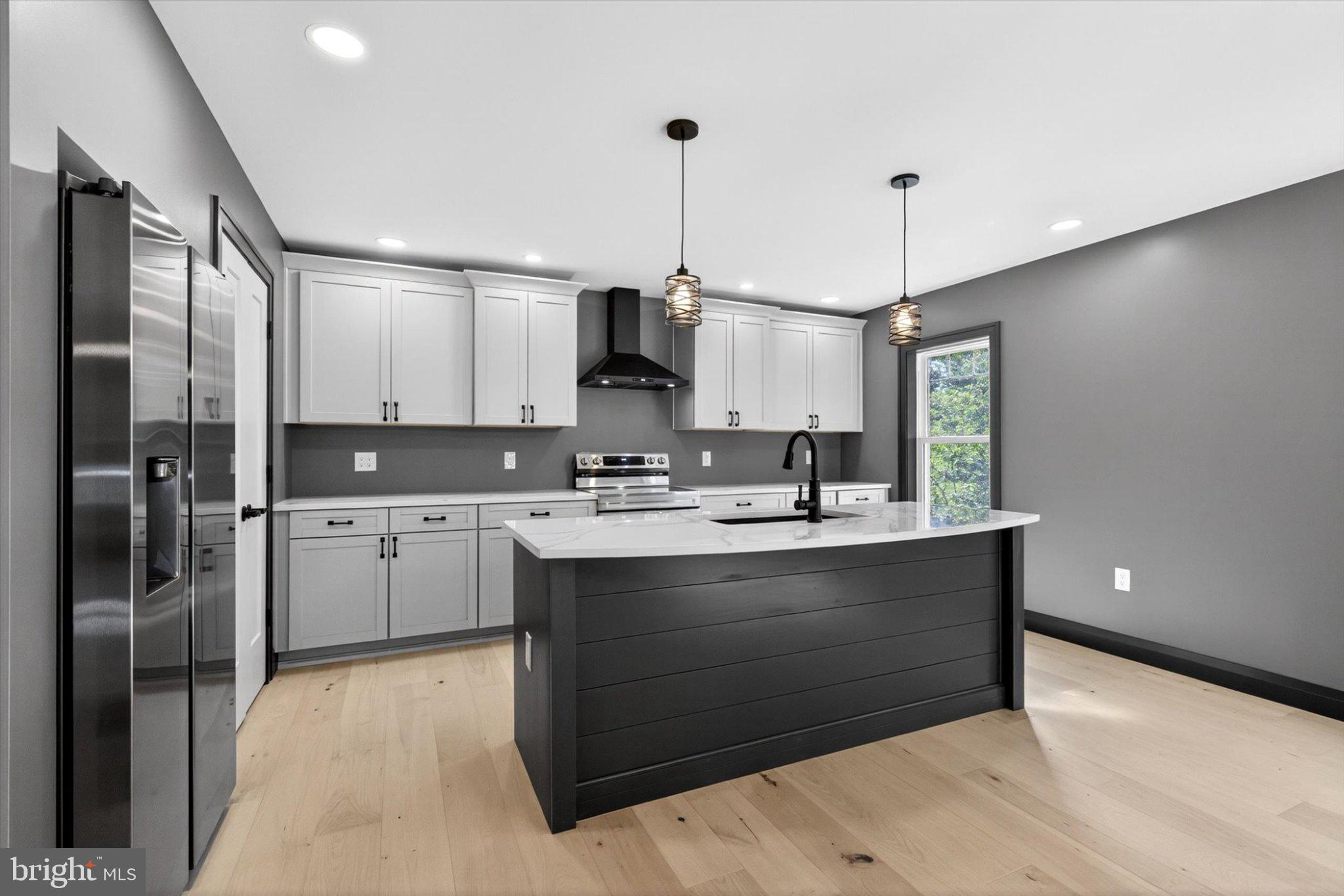 RIVER BEND - Residential