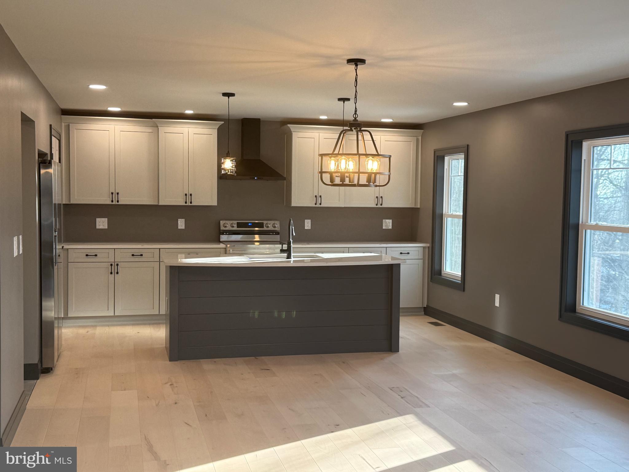 RIVER BEND - Residential