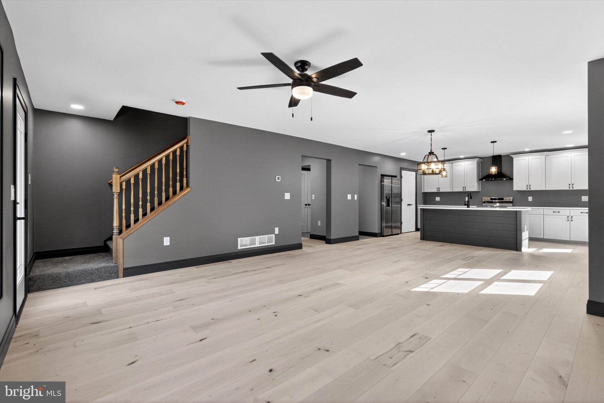 RIVER BEND - Residential