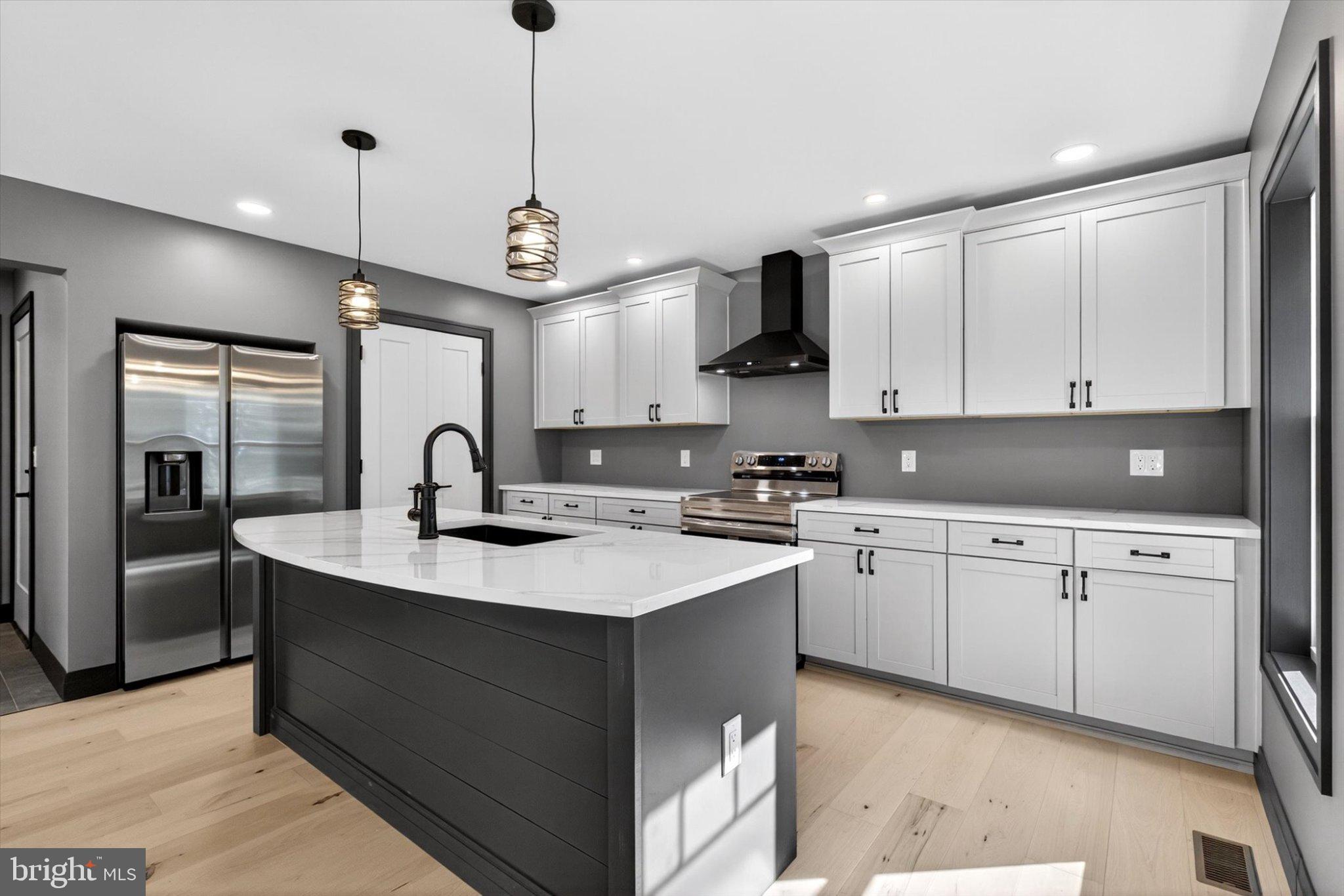 RIVER BEND - Residential