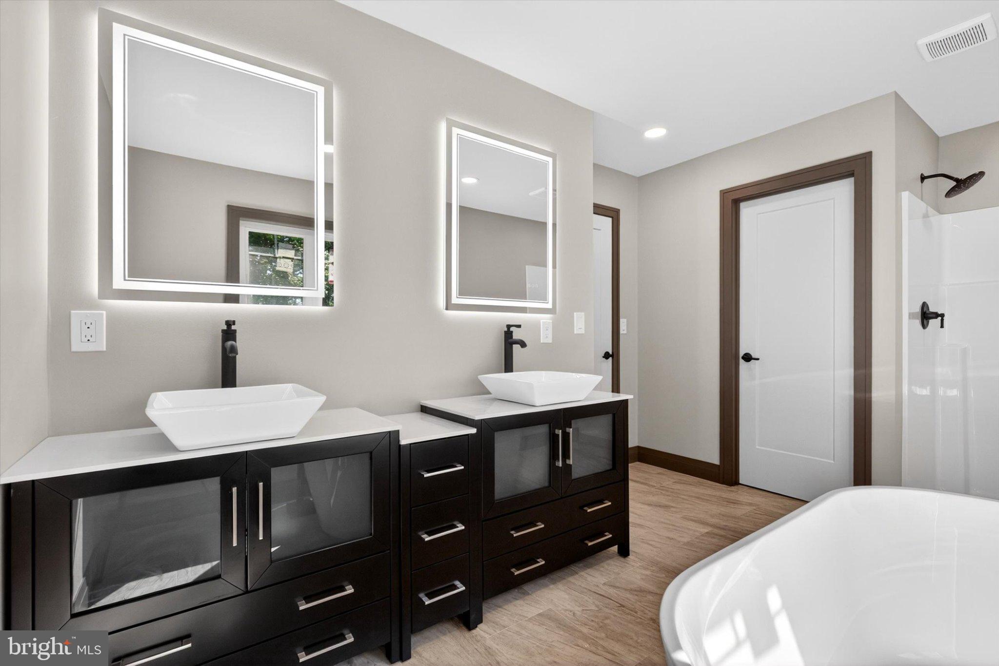 RIVER BEND - Residential