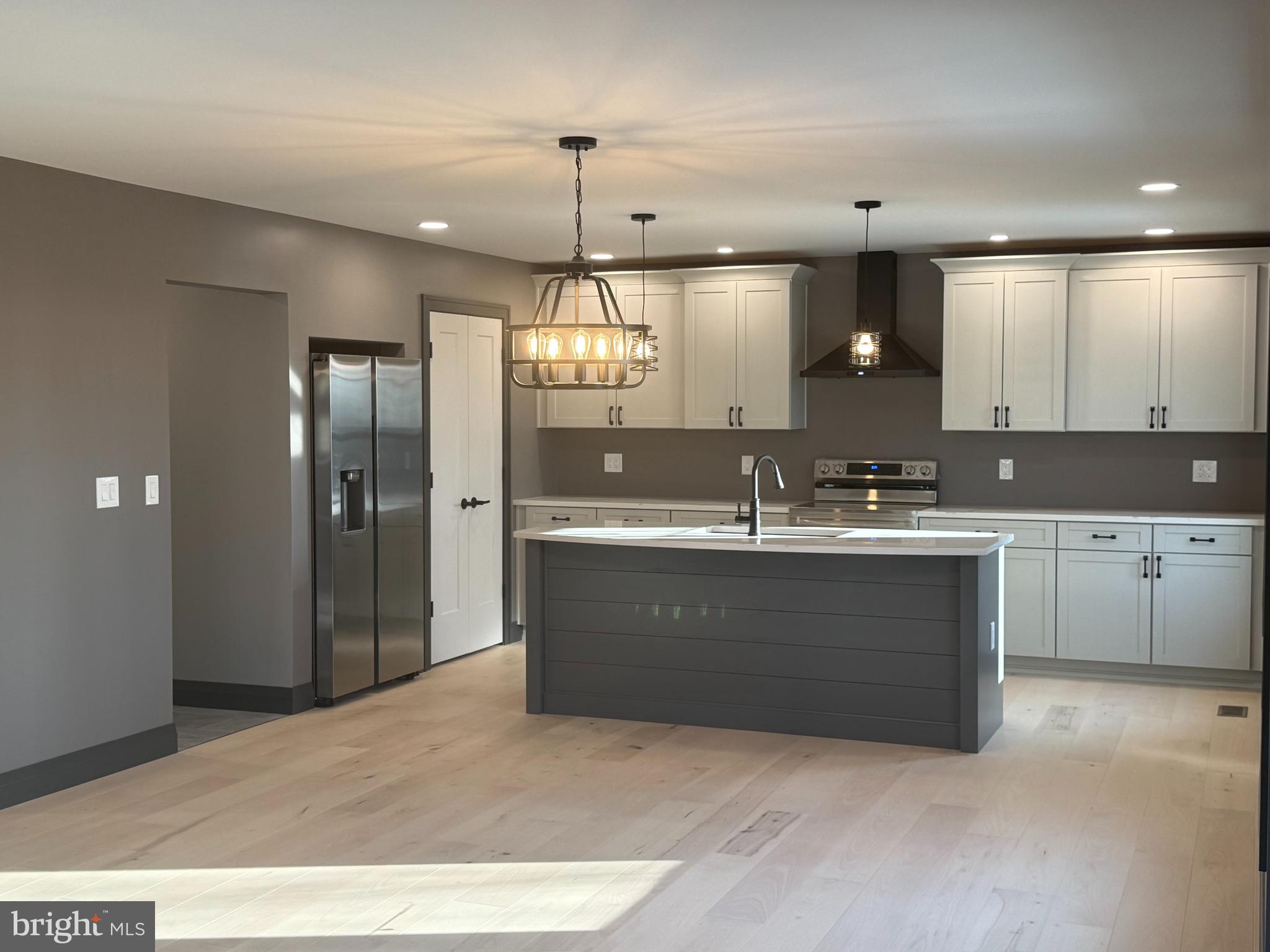 RIVER BEND - Residential