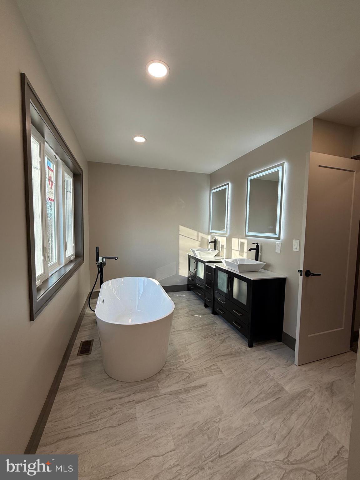 RIVER BEND - Residential