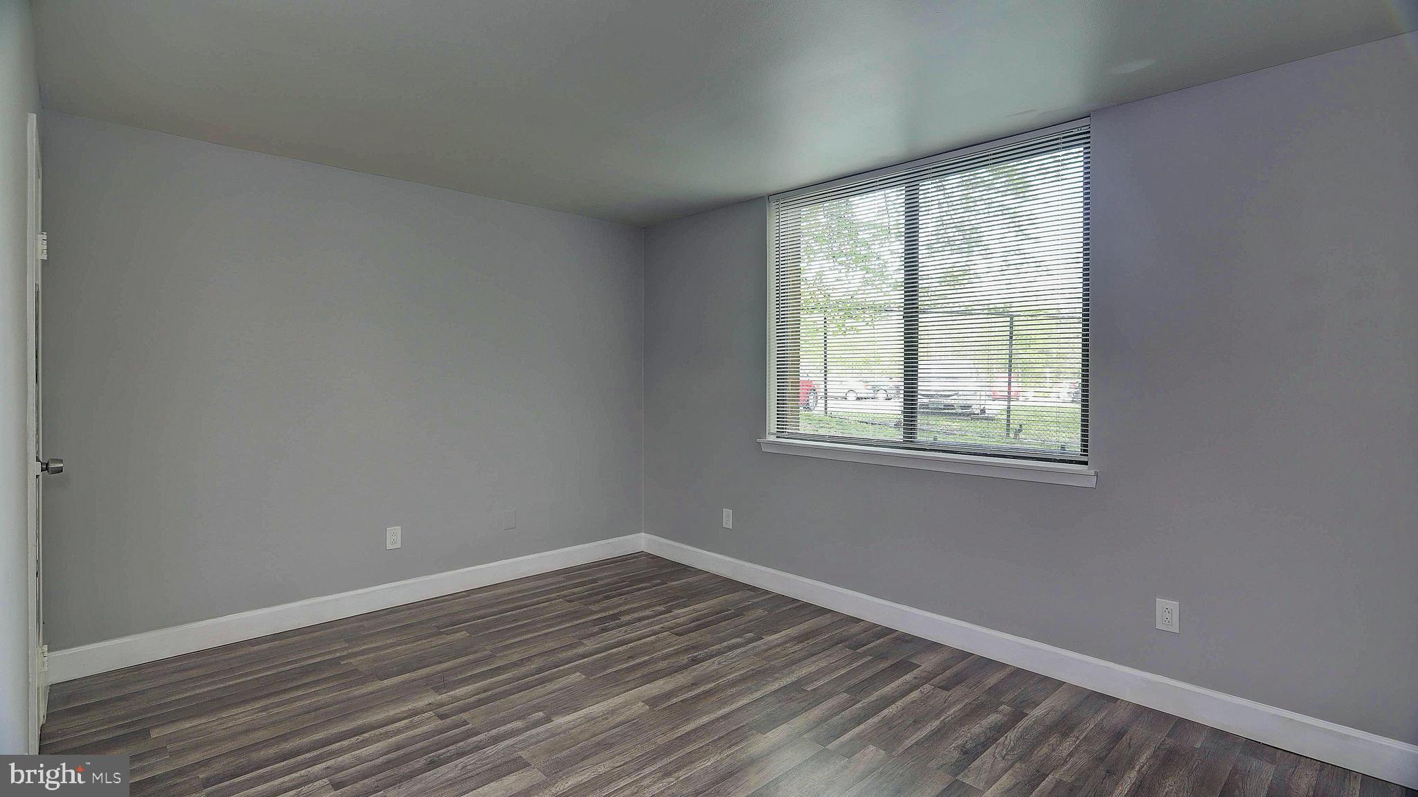 SAXONY SQUARE - Residential