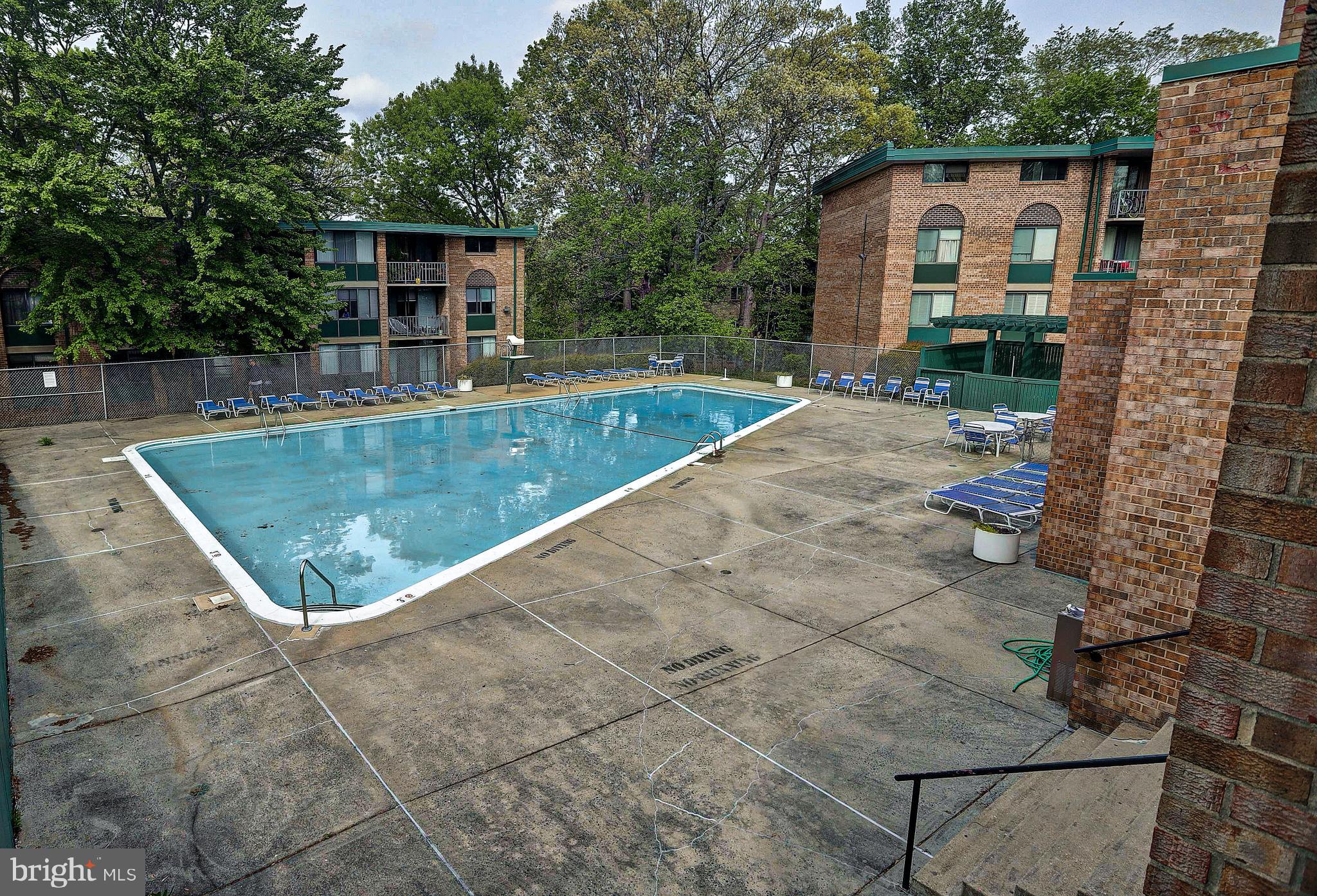 SAXONY SQUARE - Residential