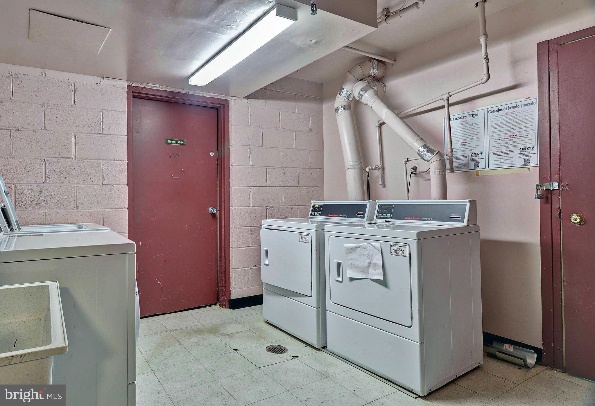 SAXONY SQUARE - Residential