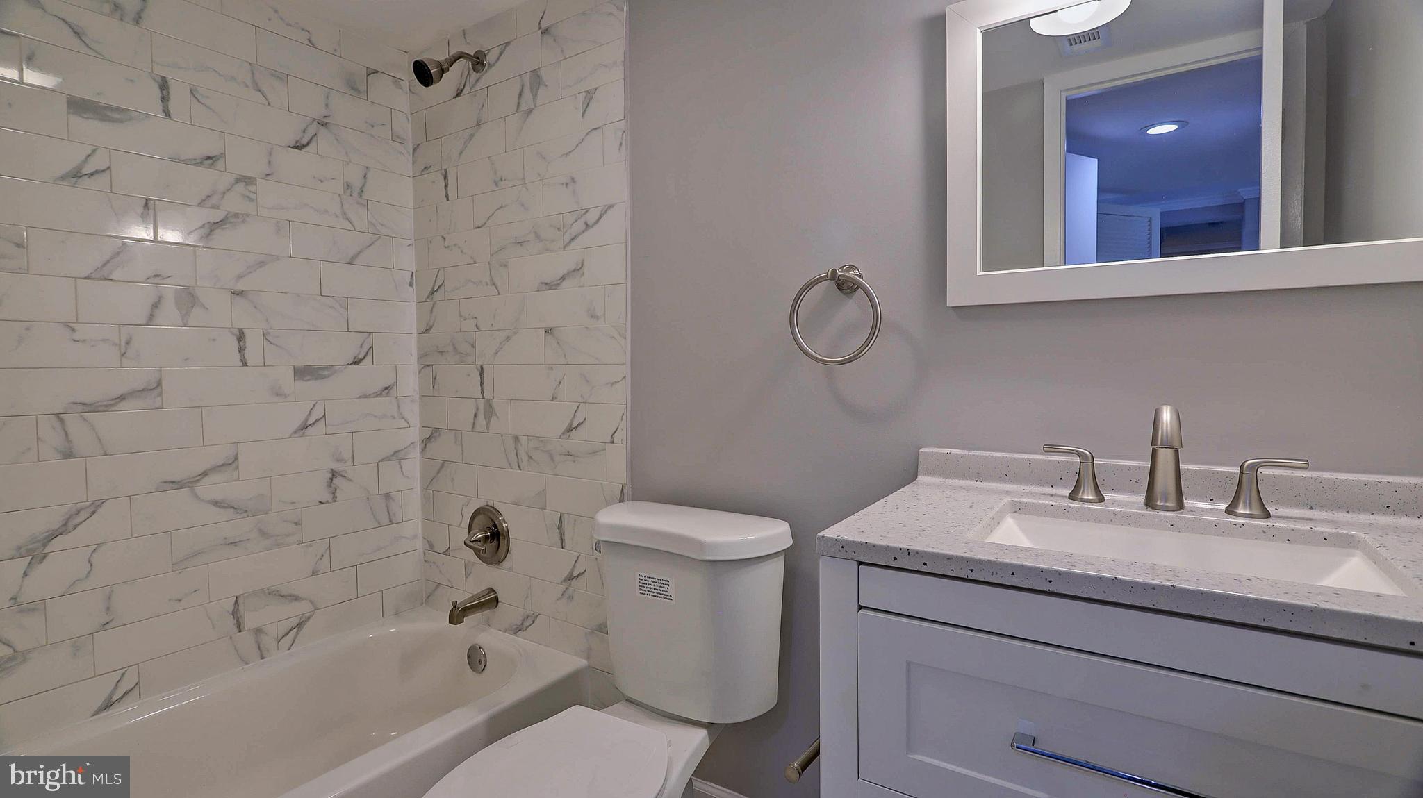 SAXONY SQUARE - Residential