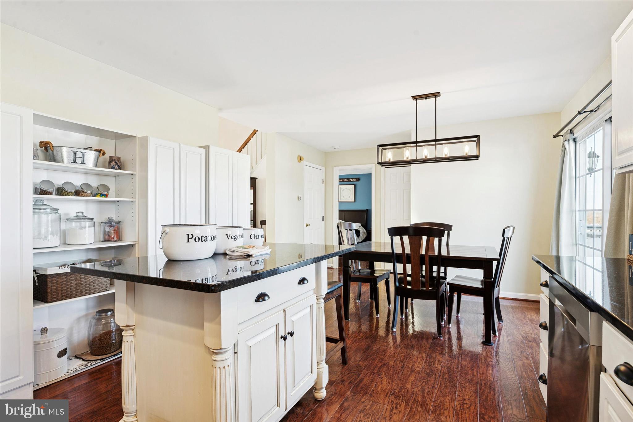 TOWNS EDGE - Residential