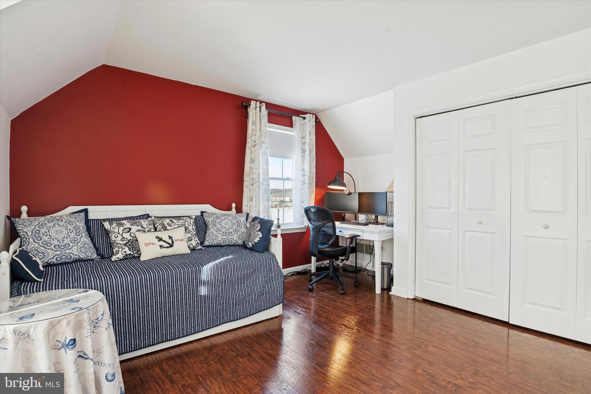 TOWNS EDGE - Residential