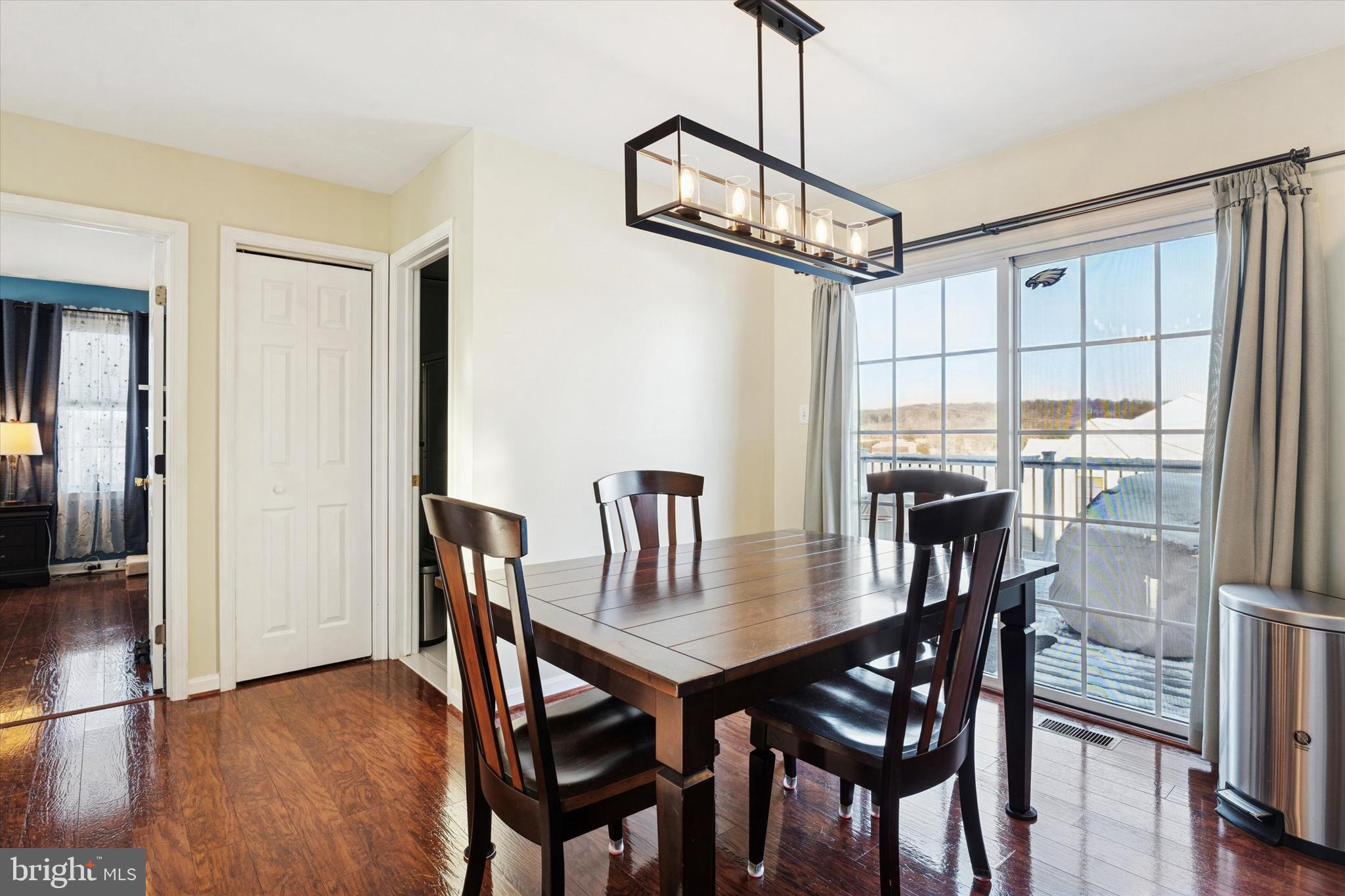 TOWNS EDGE - Residential