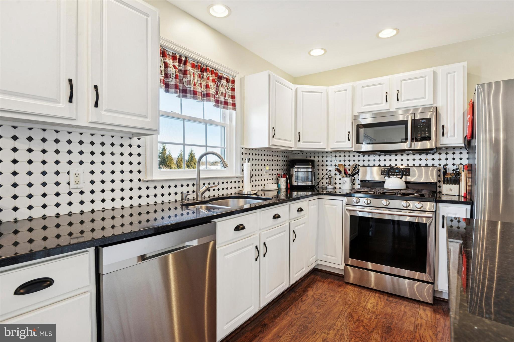 TOWNS EDGE - Residential