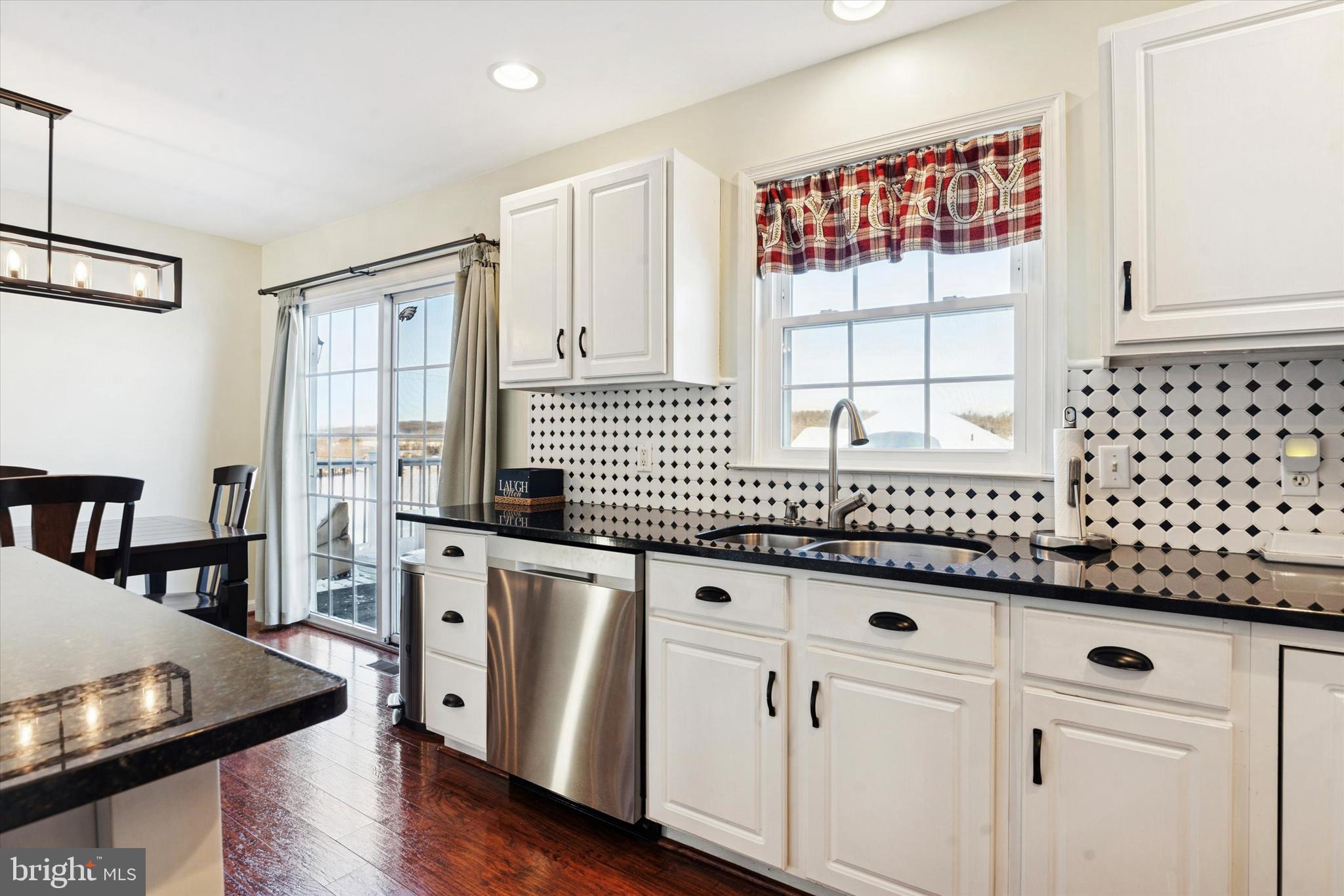 TOWNS EDGE - Residential