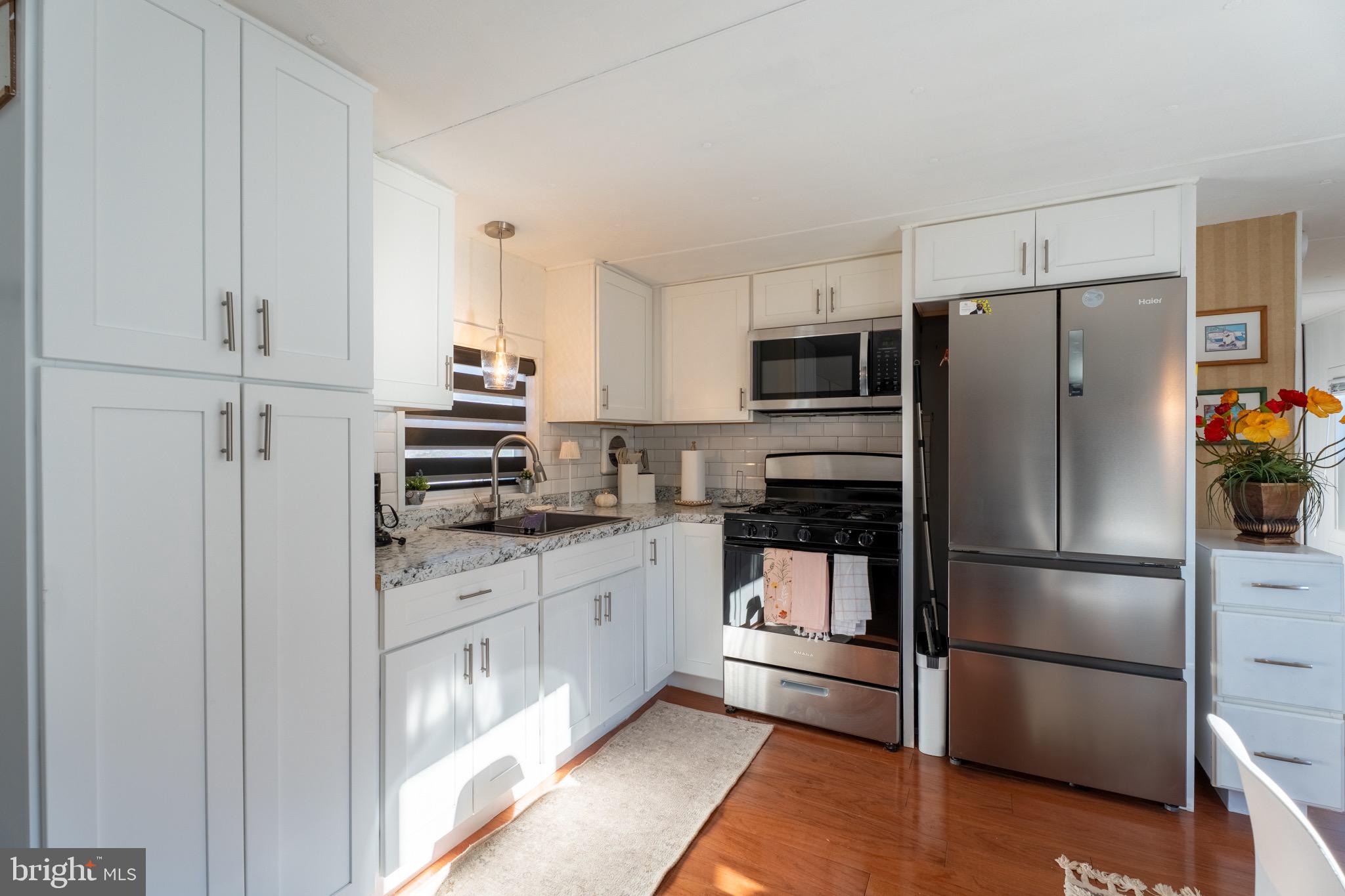 COLONIAL EAST MHP - Residential