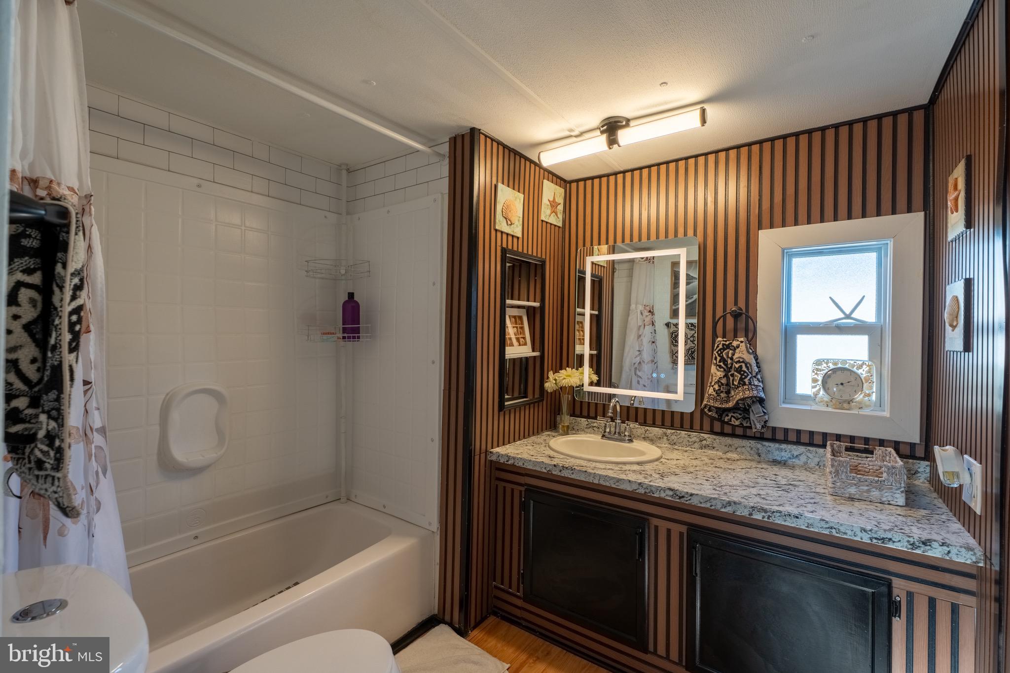 COLONIAL EAST MHP - Residential