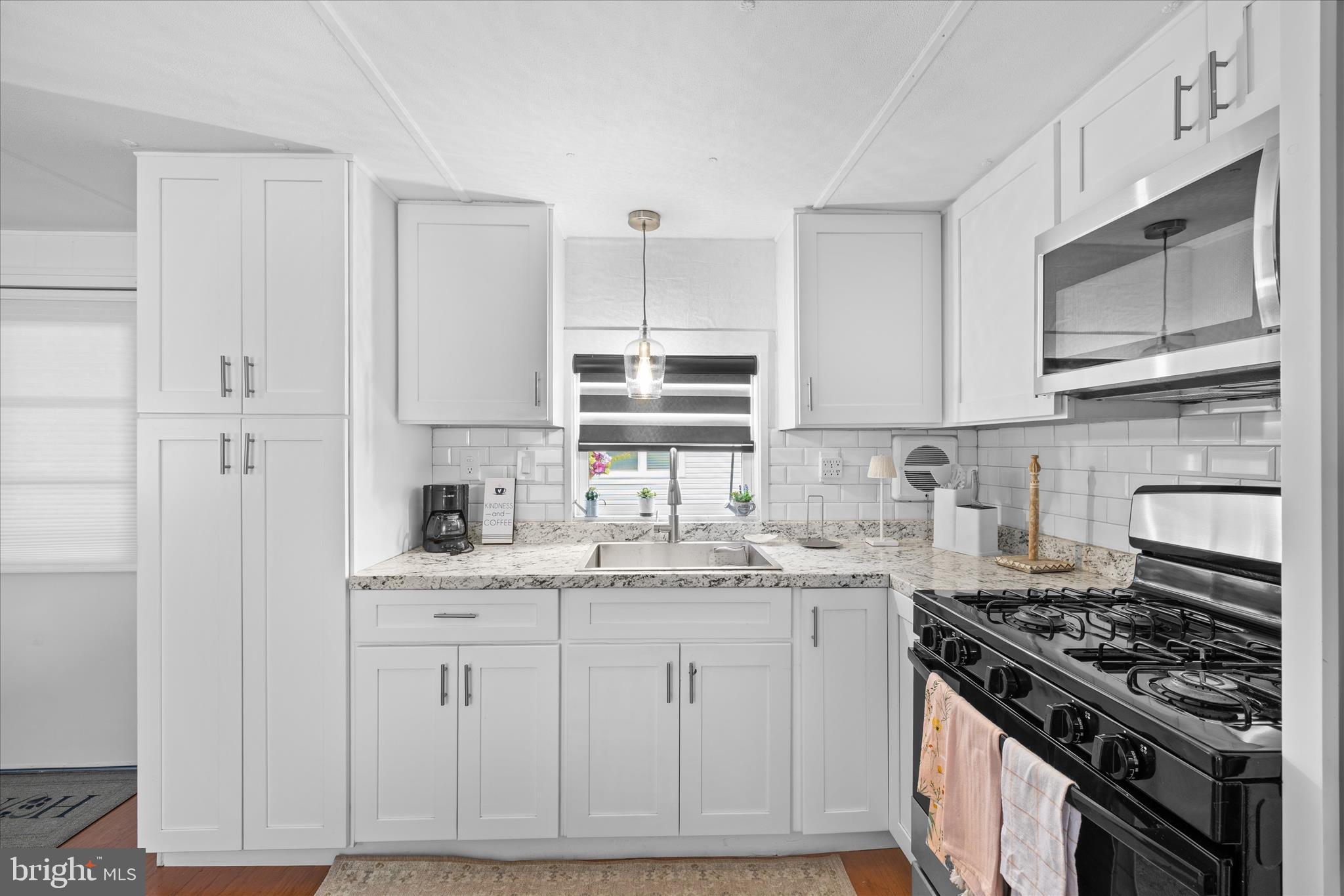 COLONIAL EAST MHP - Residential