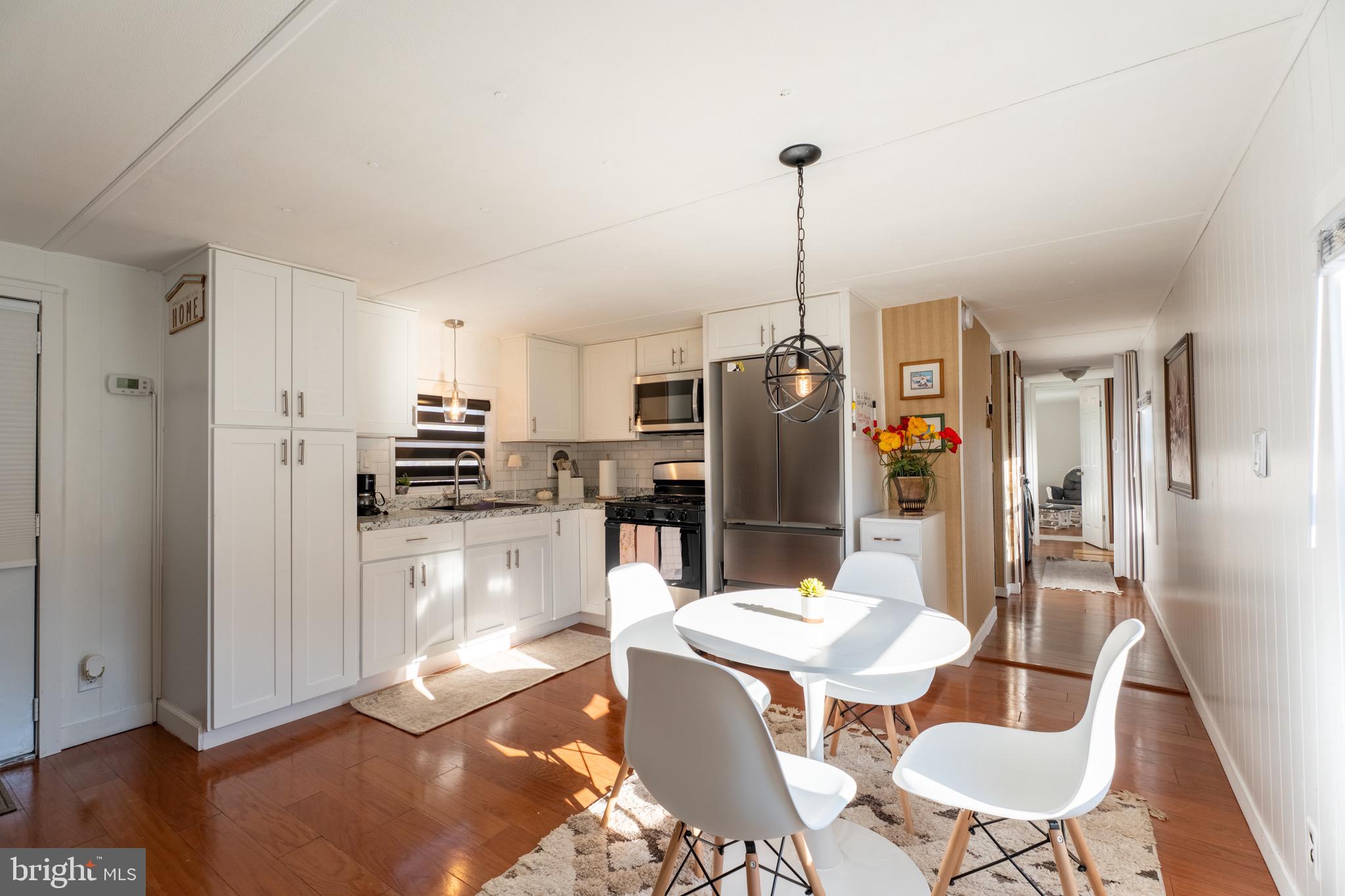 COLONIAL EAST MHP - Residential