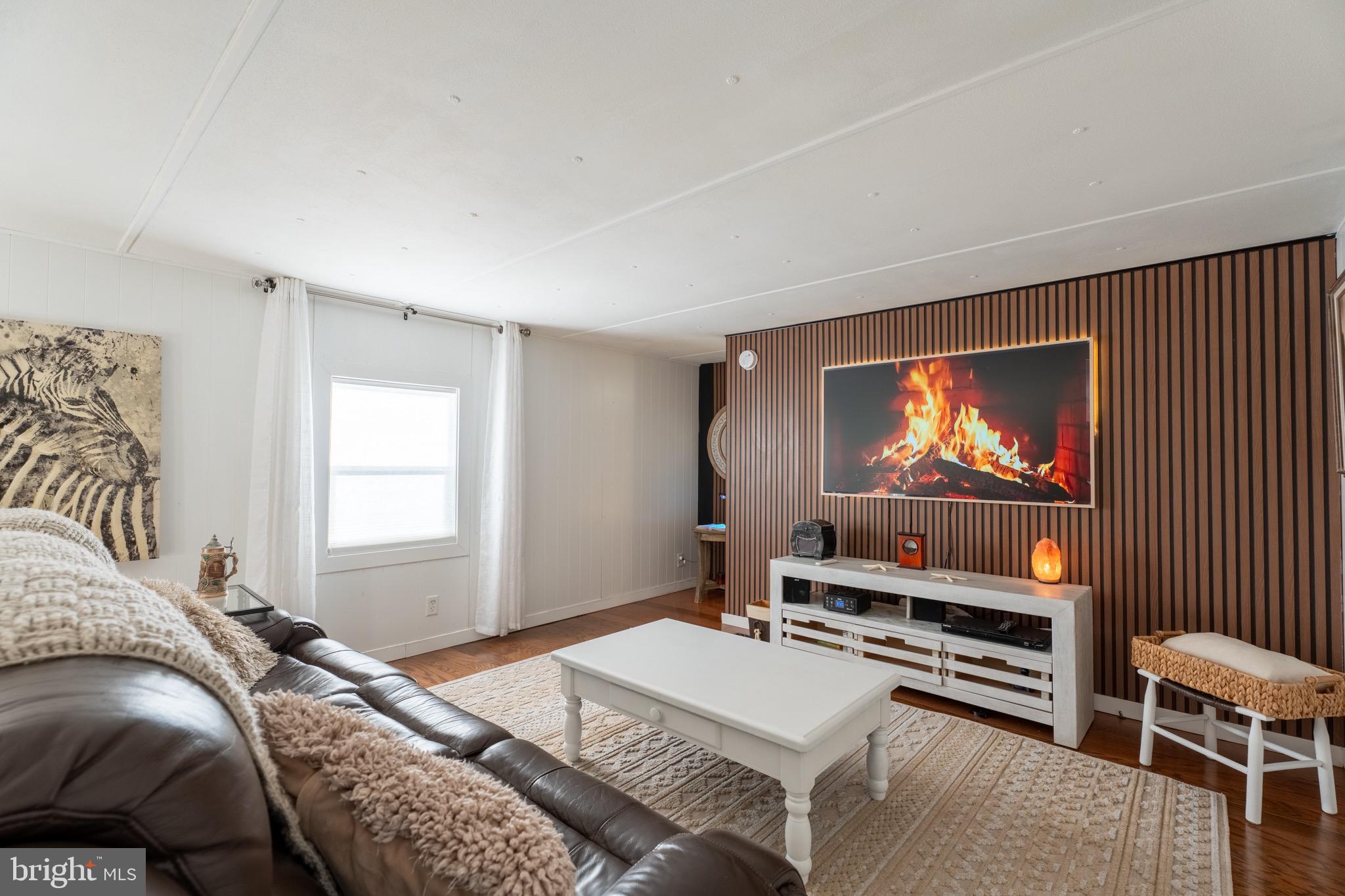 COLONIAL EAST MHP - Residential