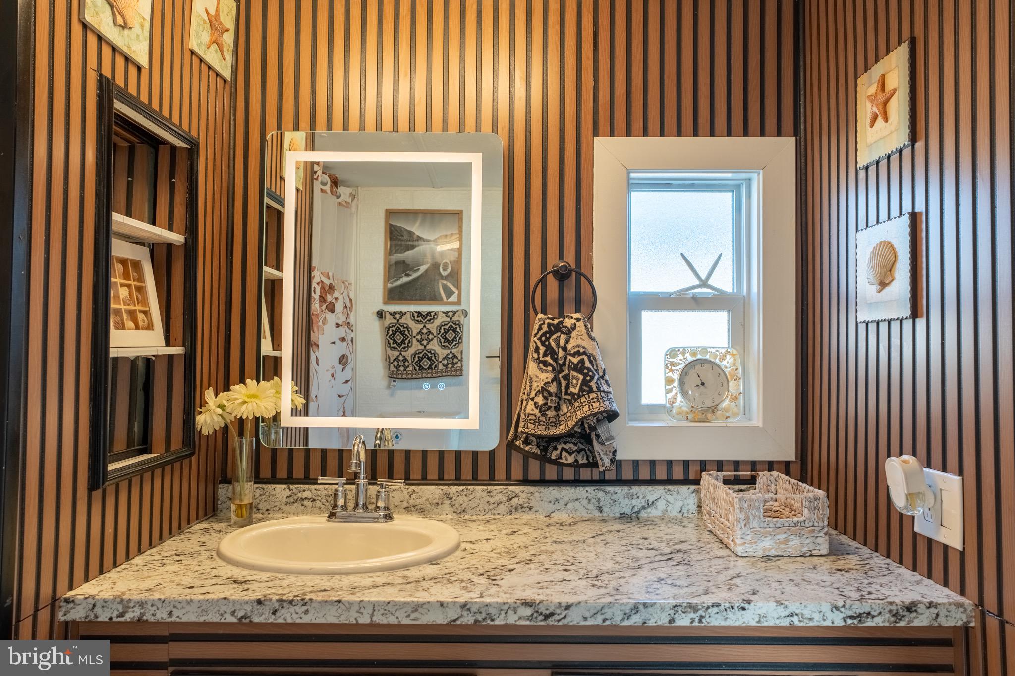 COLONIAL EAST MHP - Residential