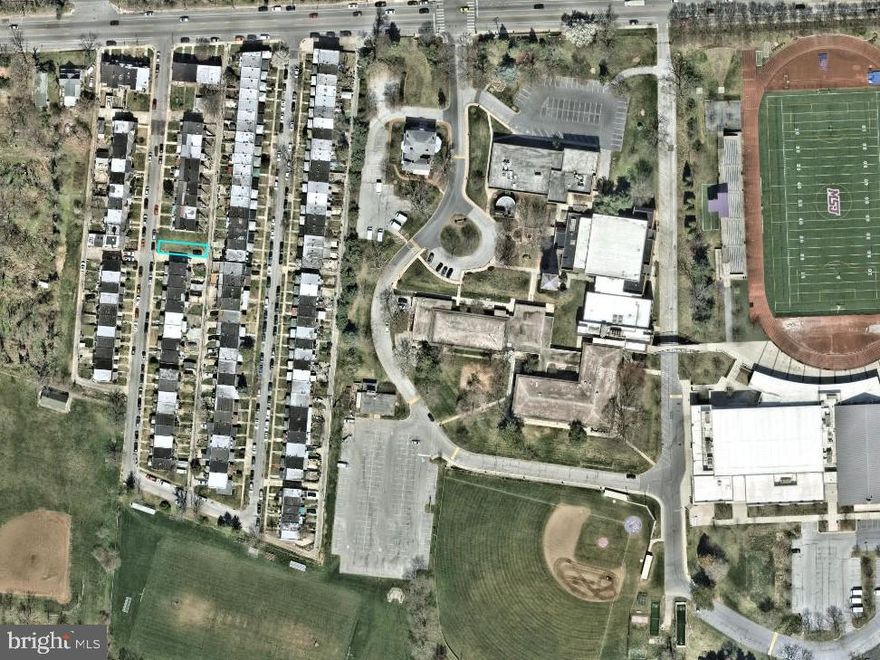 ONLINE AUCTION: Bidding begins 4/01/2025 @ 10:00 AM. Bidding ends 4/03/2025 @ 11:10 AM. List Price is Suggested Opening Bid. Deposit: $5,000.10% buyer’s premium will be added to High bid. ATTENTION INVESTORS  LOT OF LAND IN PRIME BALTIMORE CITY LOCATION!  Bring your Vision to Life! 20X80 Lot in the Irvington area of Baltimore City. Convenient to Shopping, Parks, Schools and So Much More!
Property is zoned as R-7.