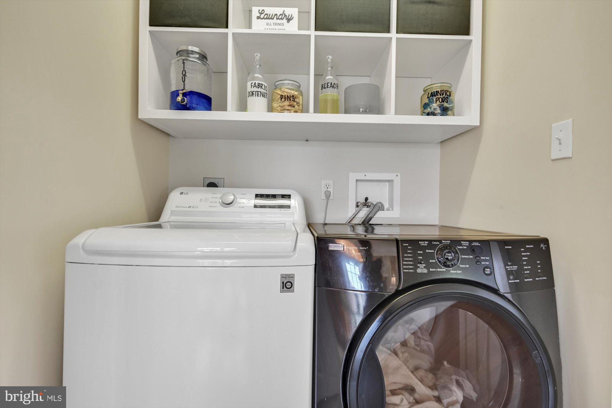 LINCOLNS MEADOW - Residential