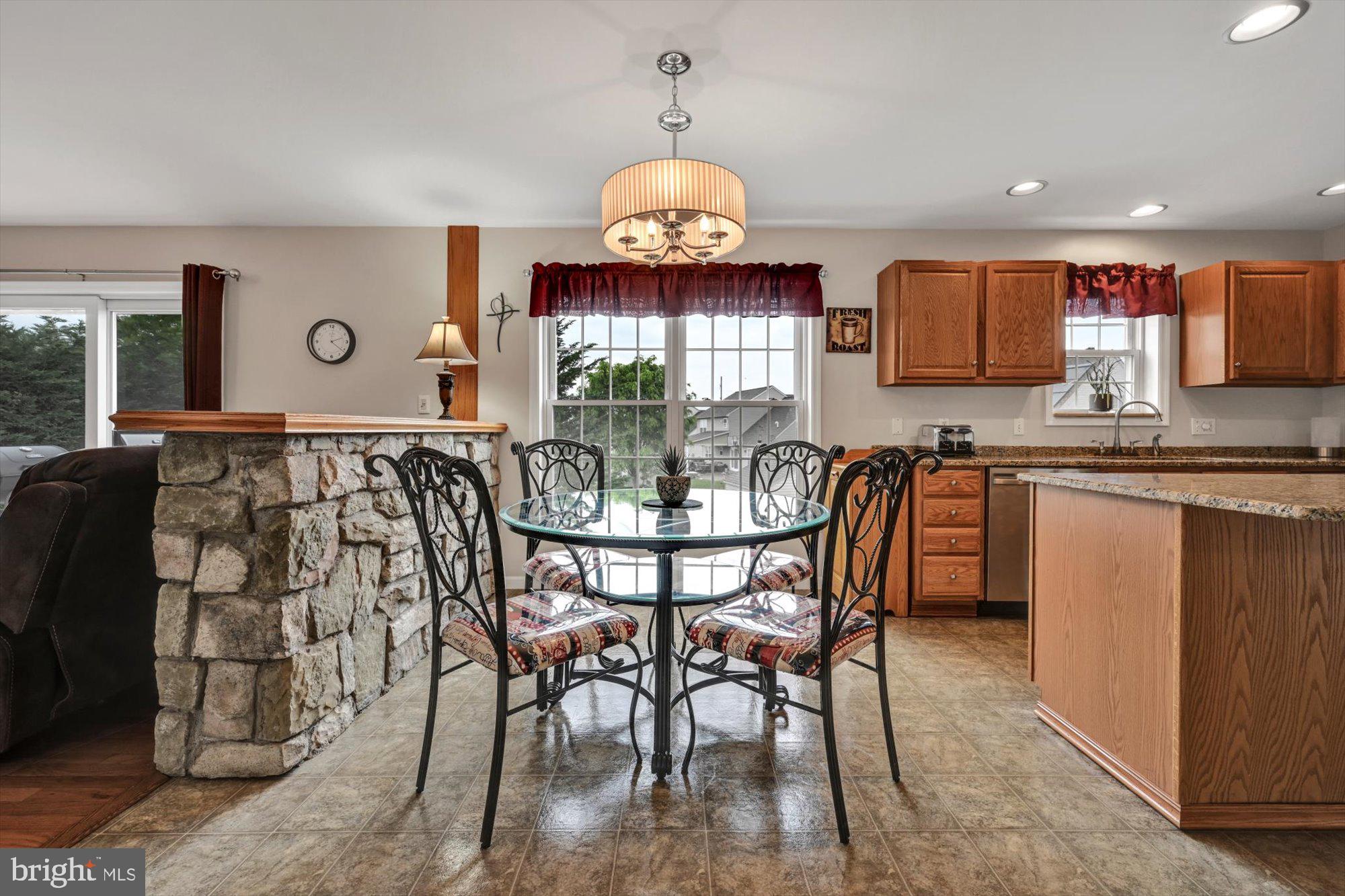 LINCOLNS MEADOW - Residential