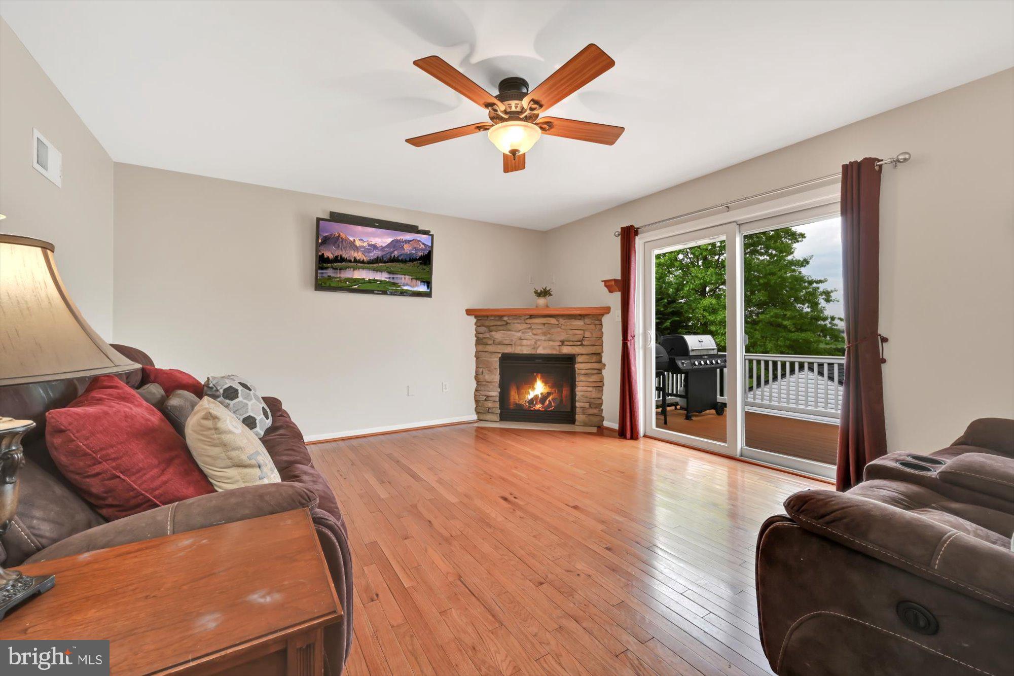 LINCOLNS MEADOW - Residential