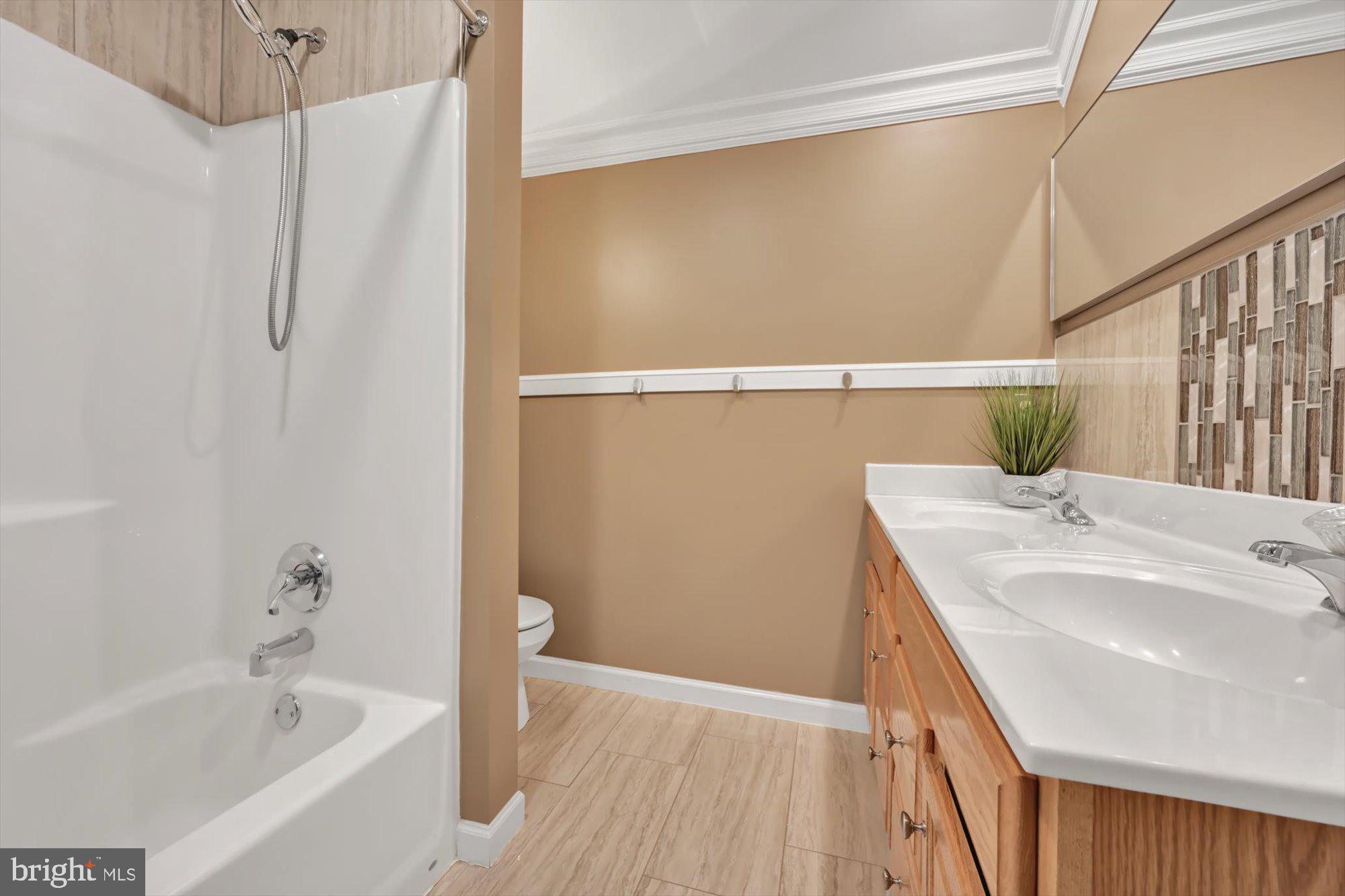 LINCOLNS MEADOW - Residential