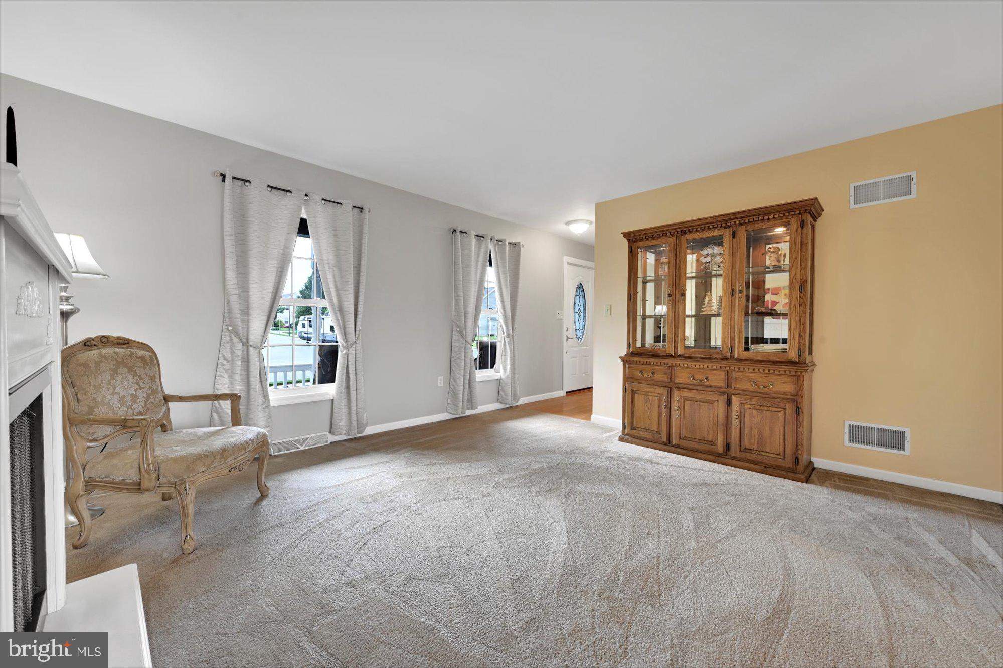 LINCOLNS MEADOW - Residential