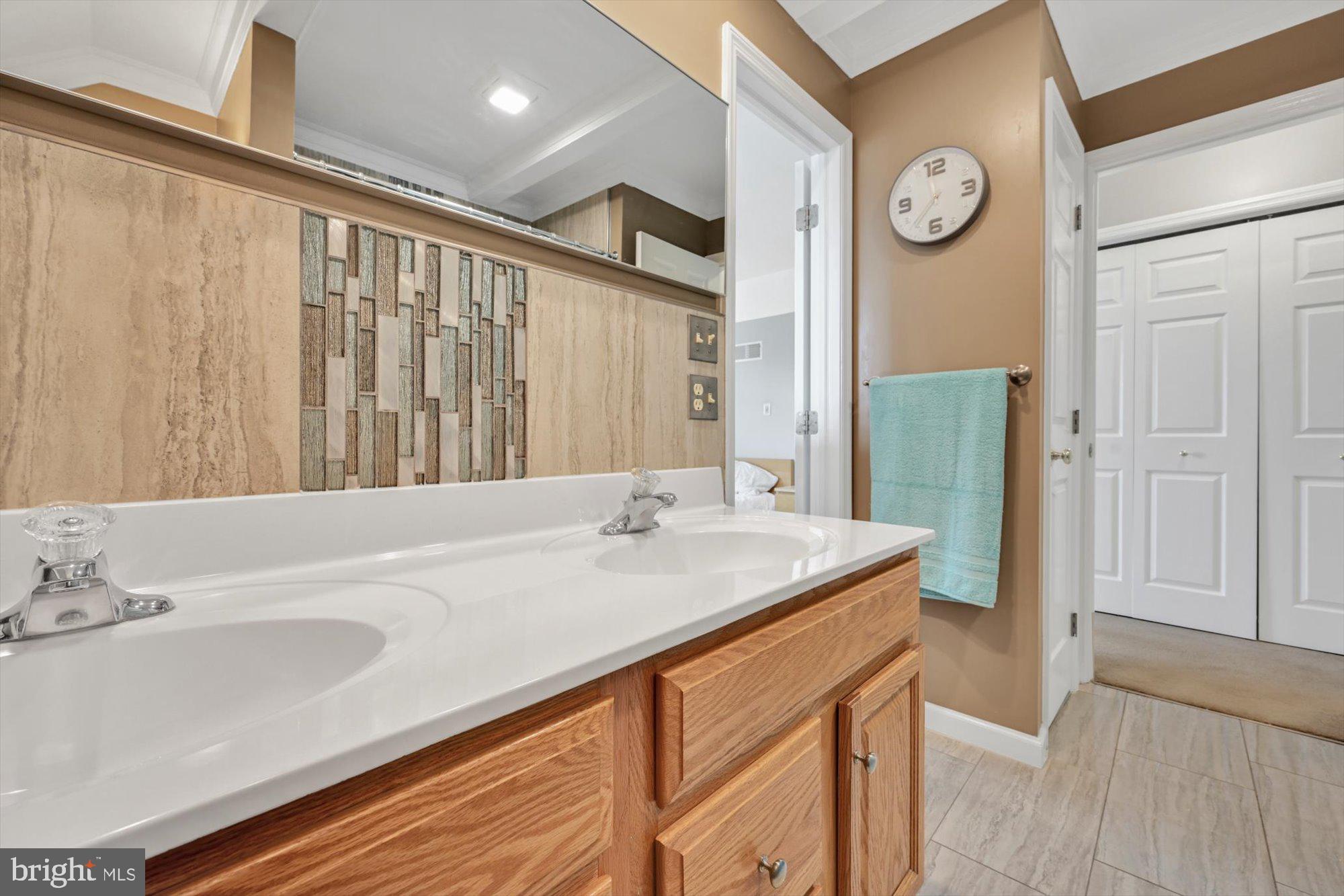 LINCOLNS MEADOW - Residential