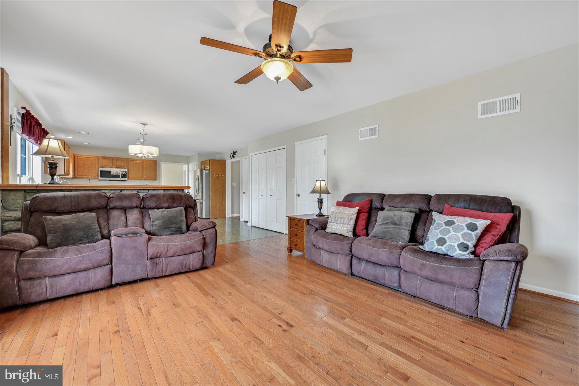 LINCOLNS MEADOW - Residential