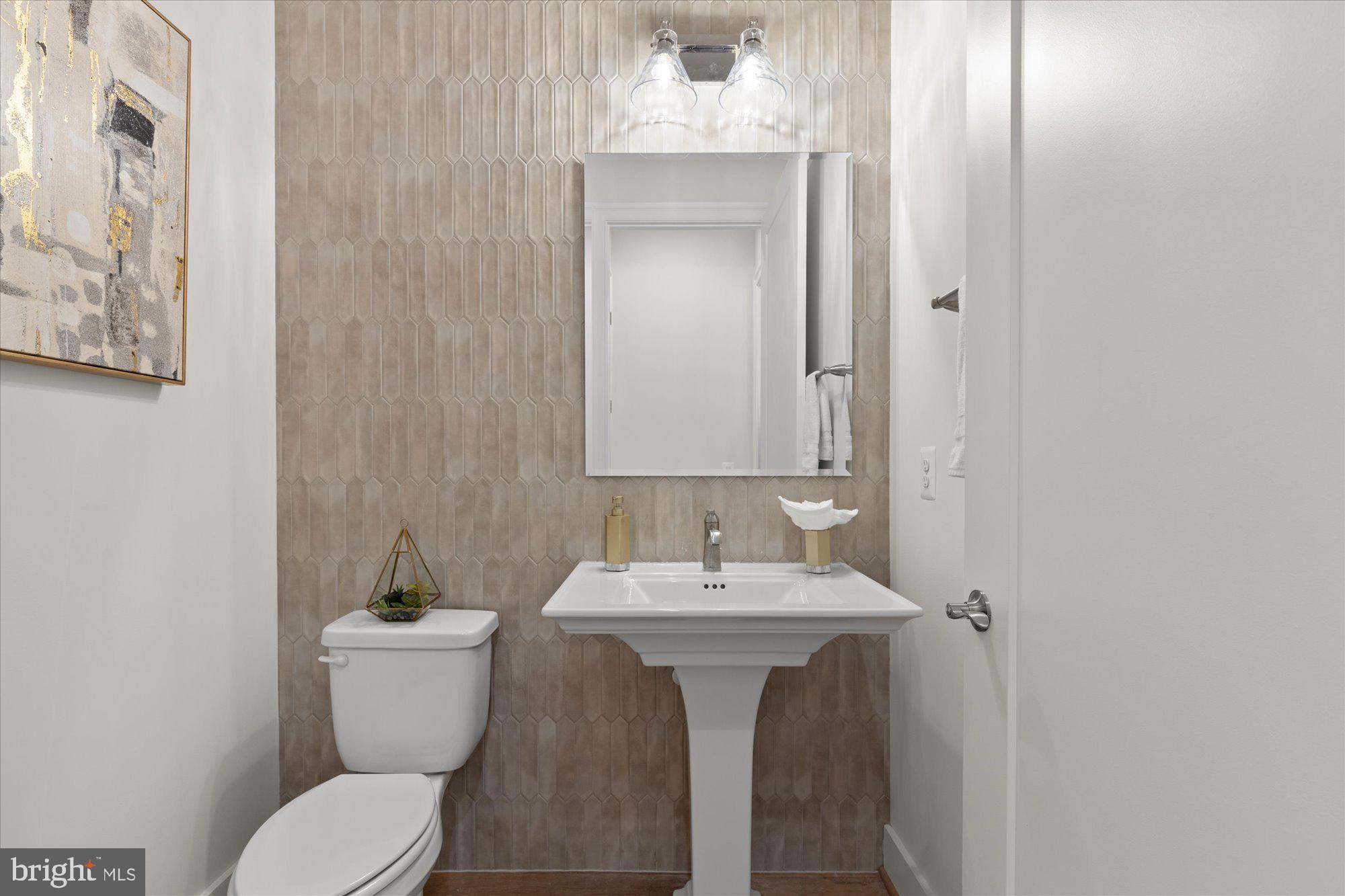 FAIRFAX FARMS - Residential