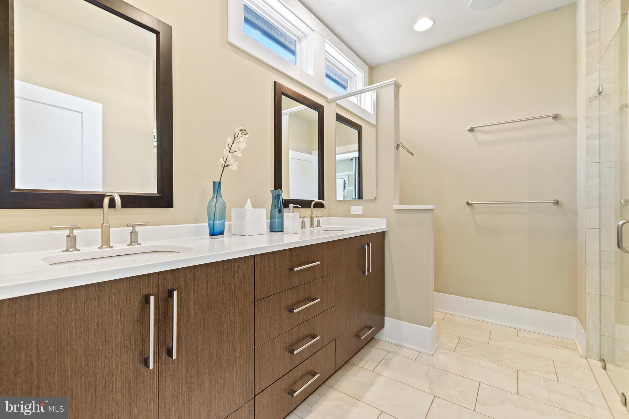 GROSVENOR HEIGHTS - Residential