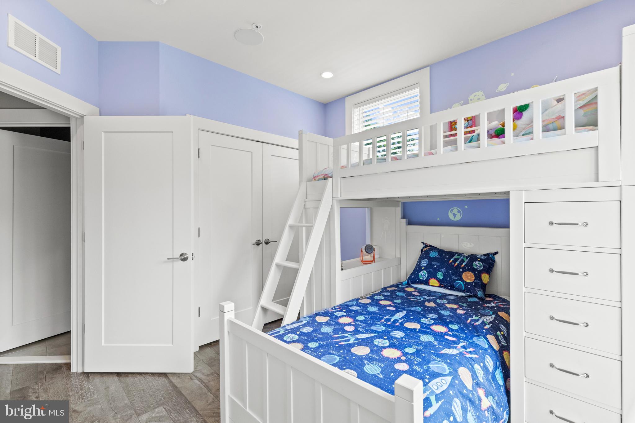 GROSVENOR HEIGHTS - Residential