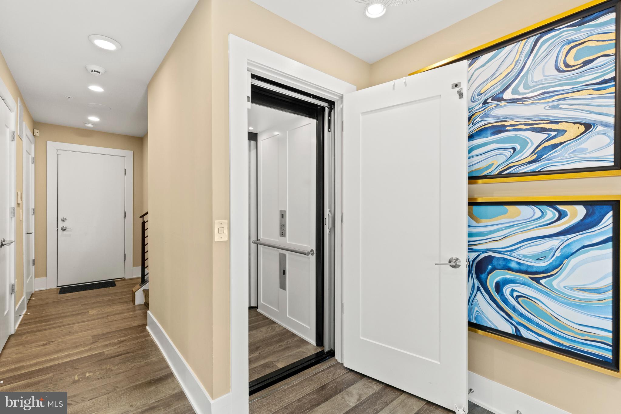 GROSVENOR HEIGHTS - Residential