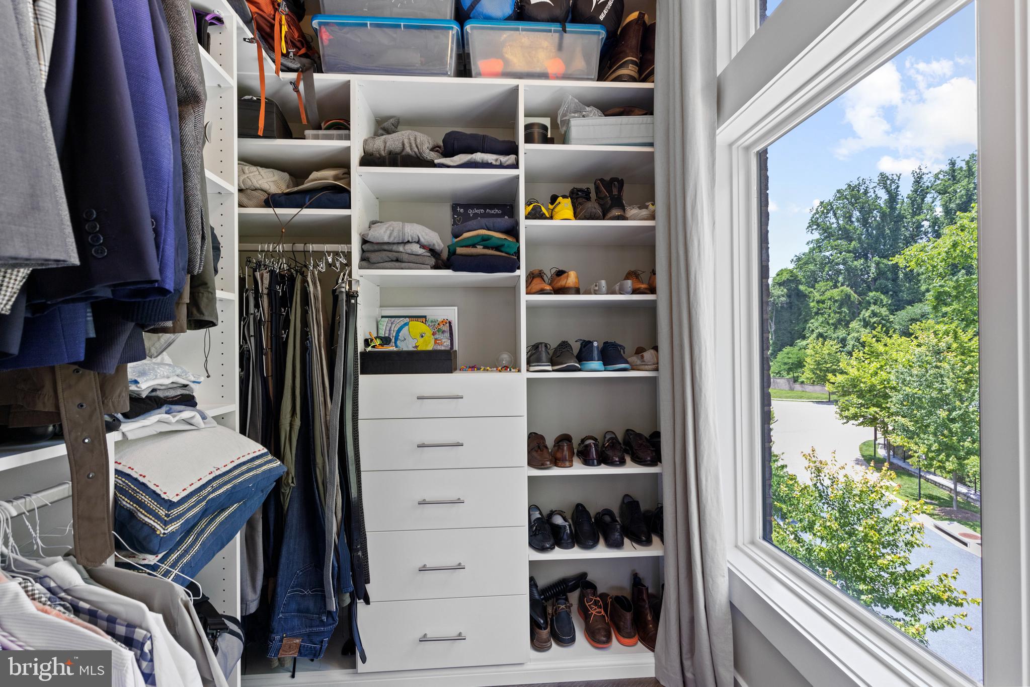 GROSVENOR HEIGHTS - Residential