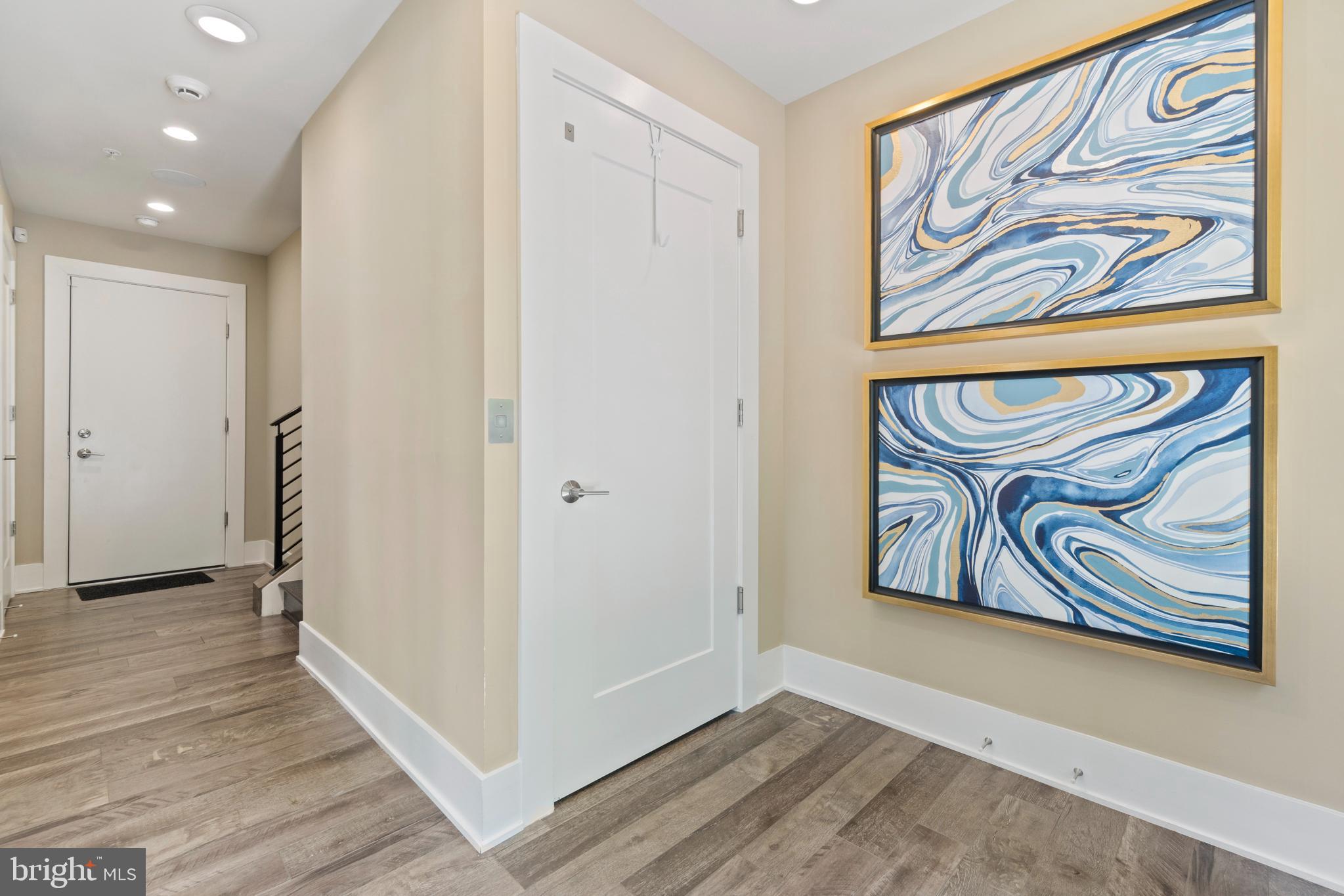 GROSVENOR HEIGHTS - Residential