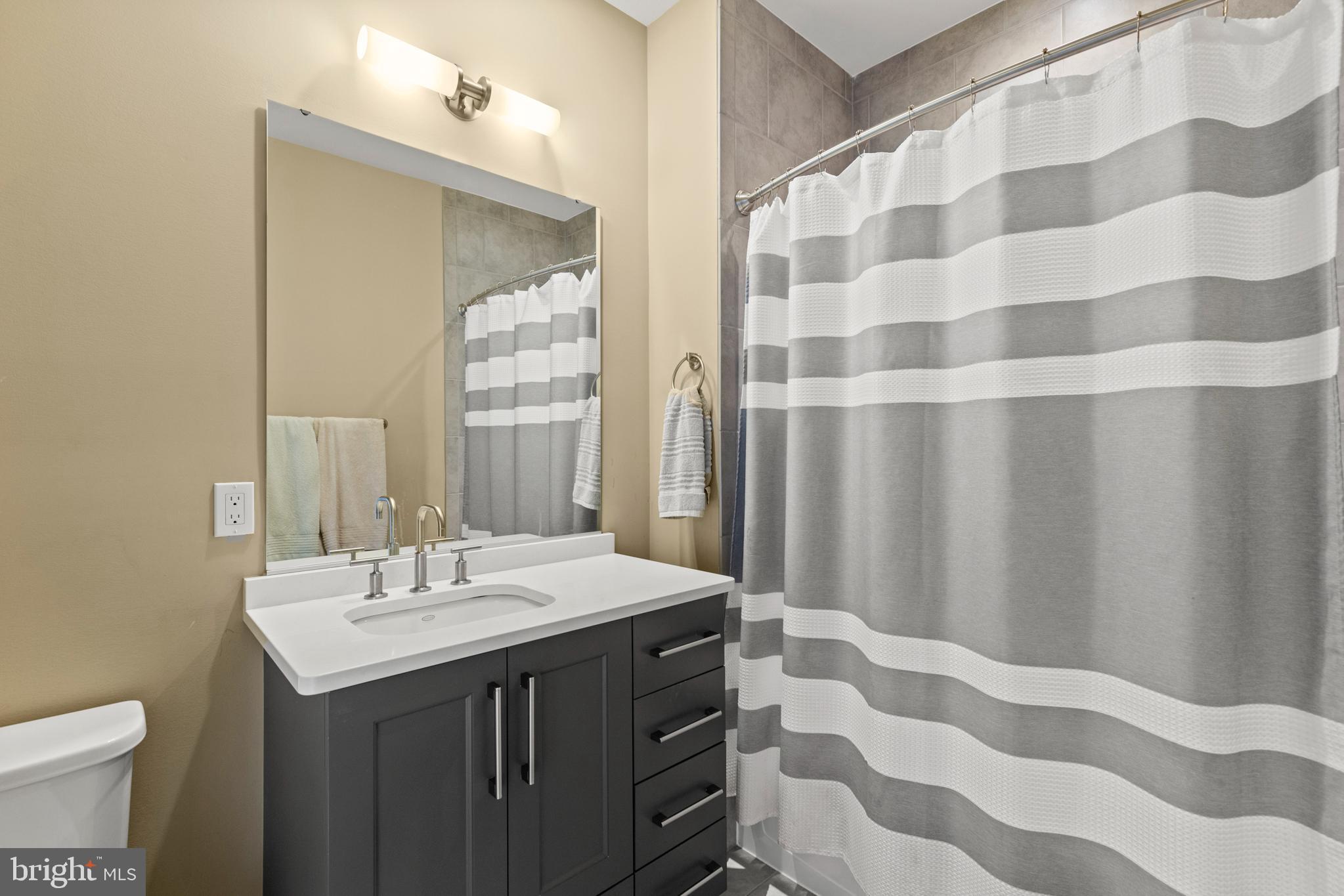 GROSVENOR HEIGHTS - Residential