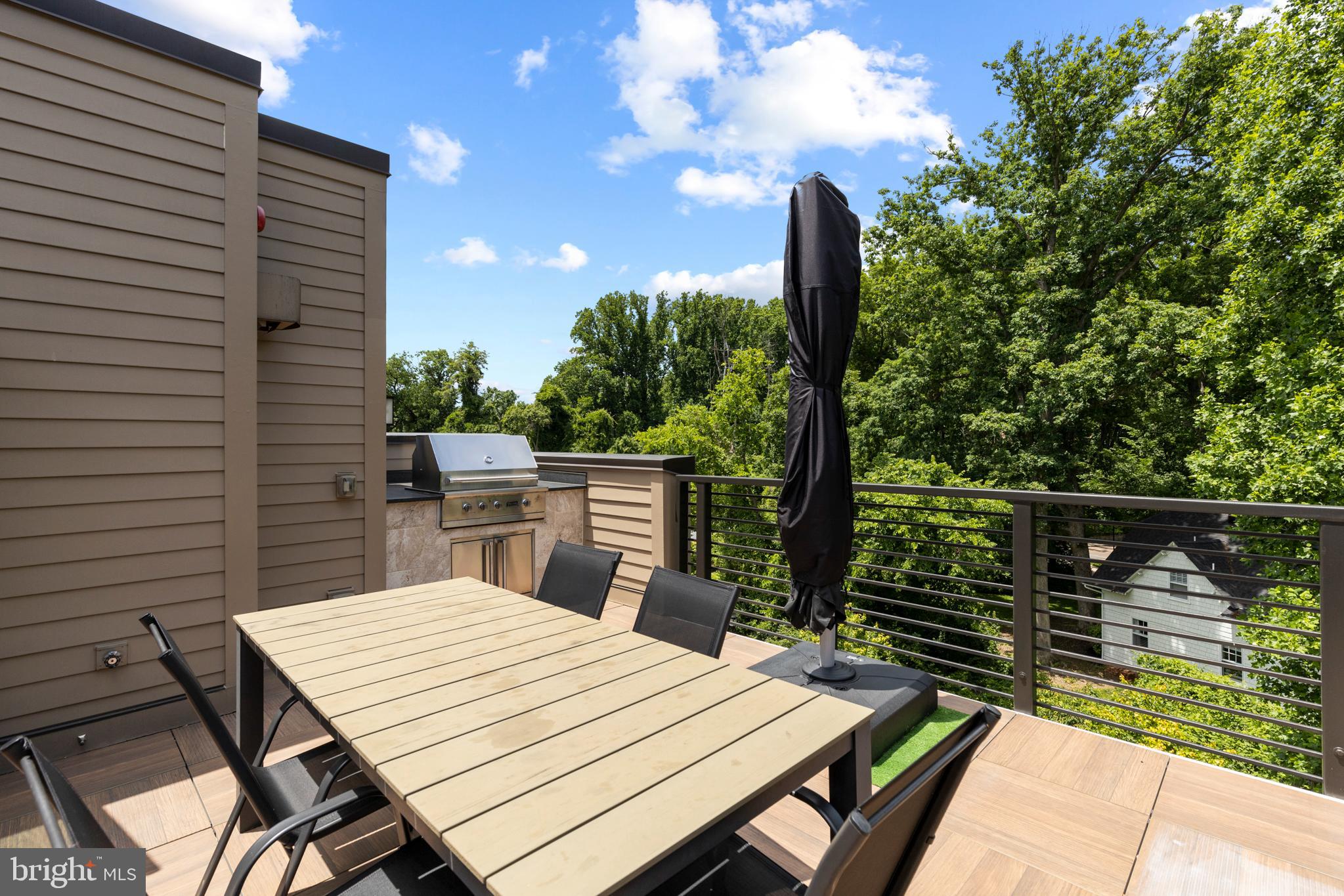 GROSVENOR HEIGHTS - Residential