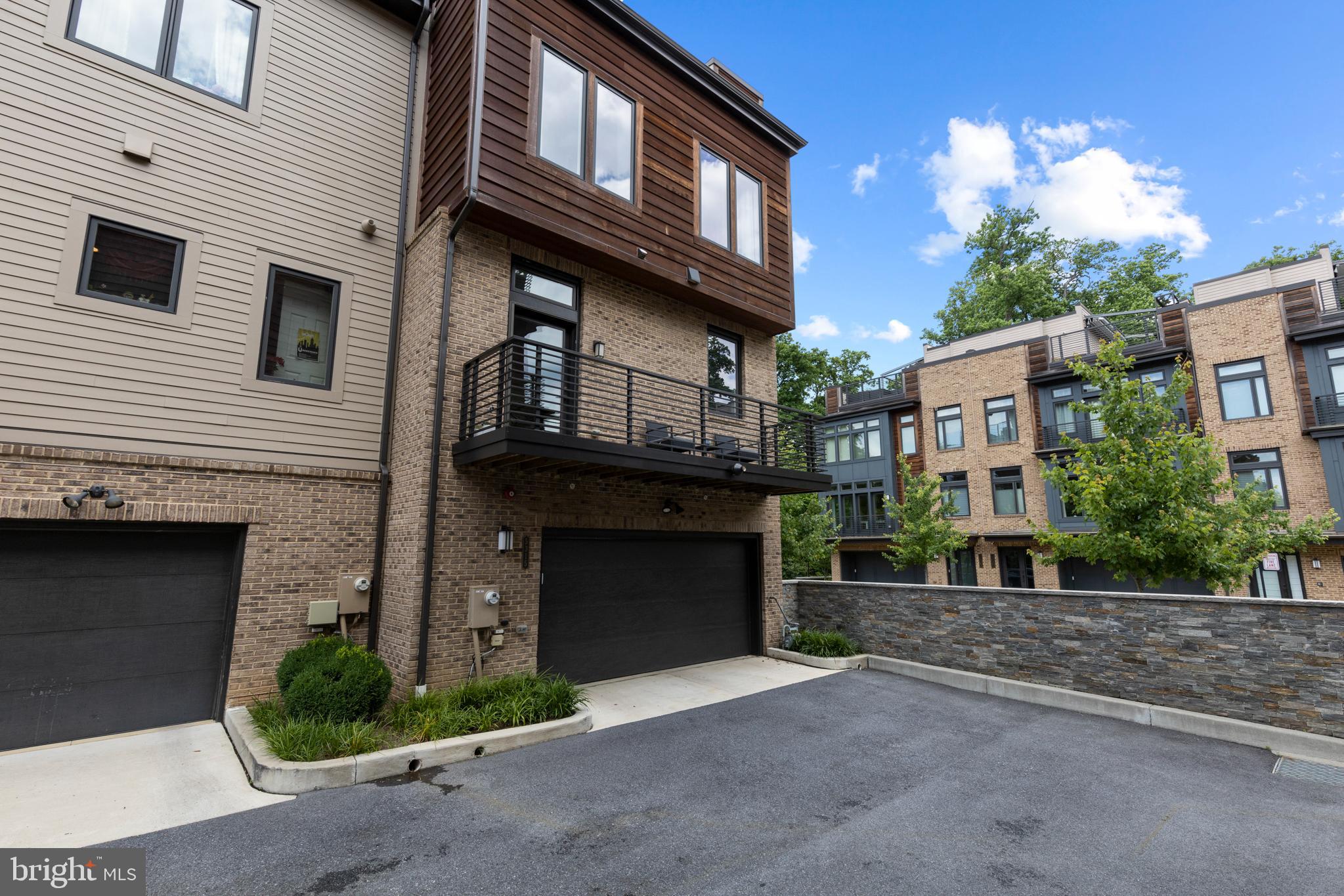 GROSVENOR HEIGHTS - Residential