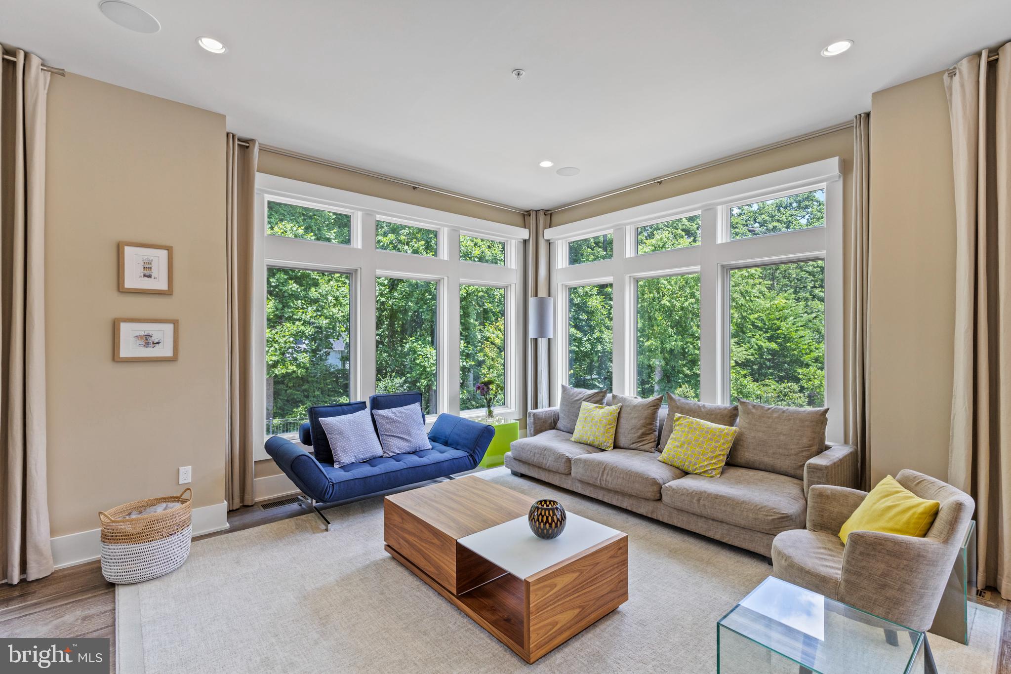 GROSVENOR HEIGHTS - Residential