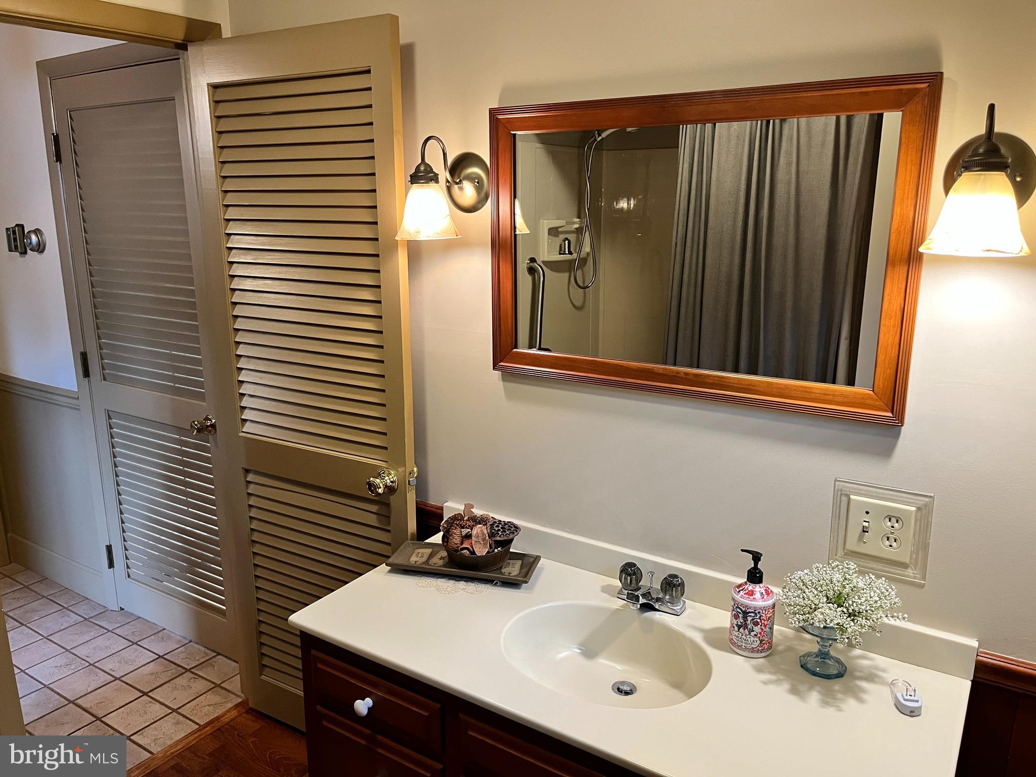 SHAWNEE HILLS - Residential