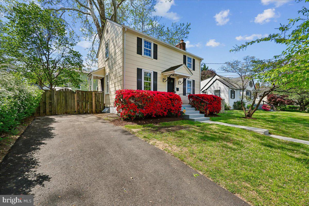 GLENBROOK VILLAGE - Residential