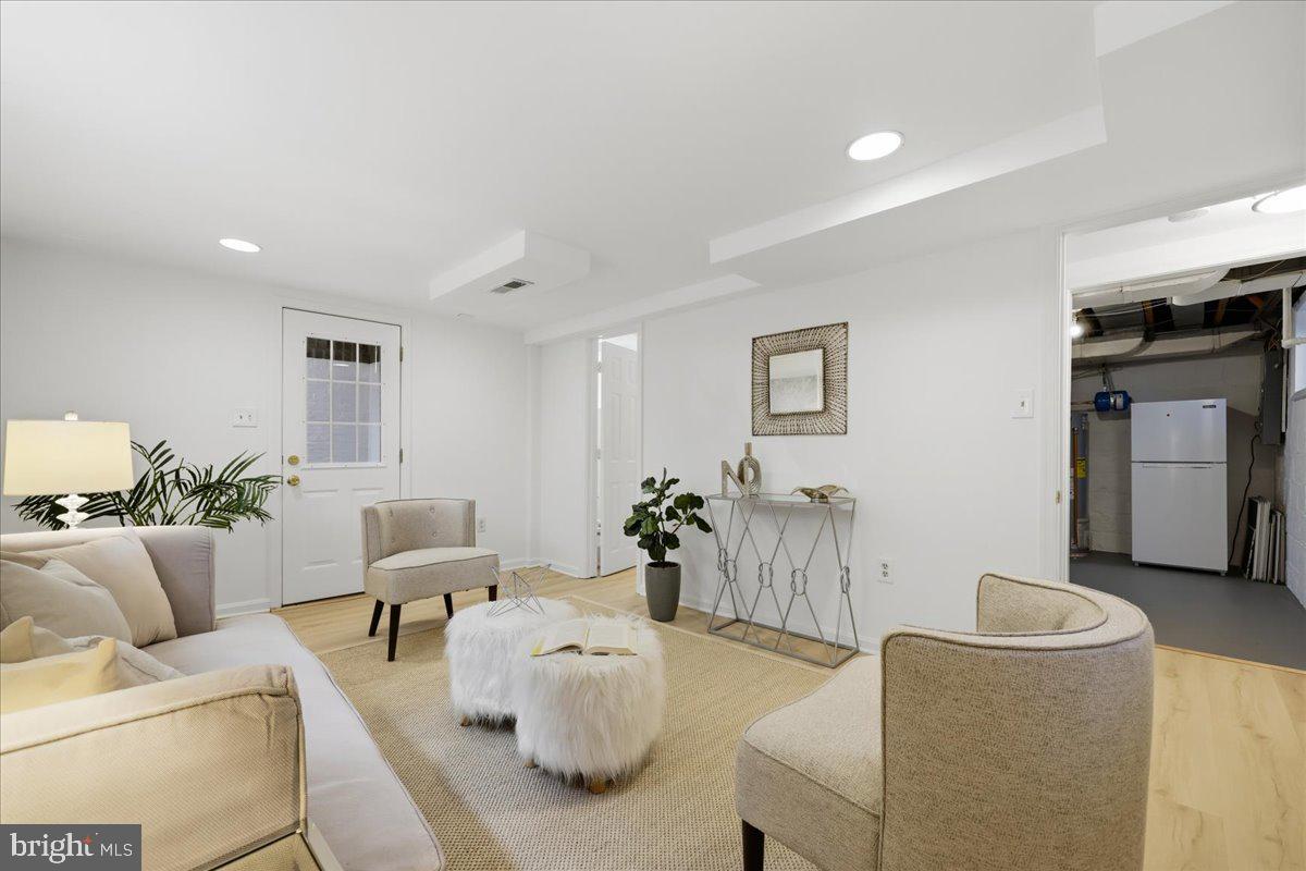 GLENBROOK VILLAGE - Residential