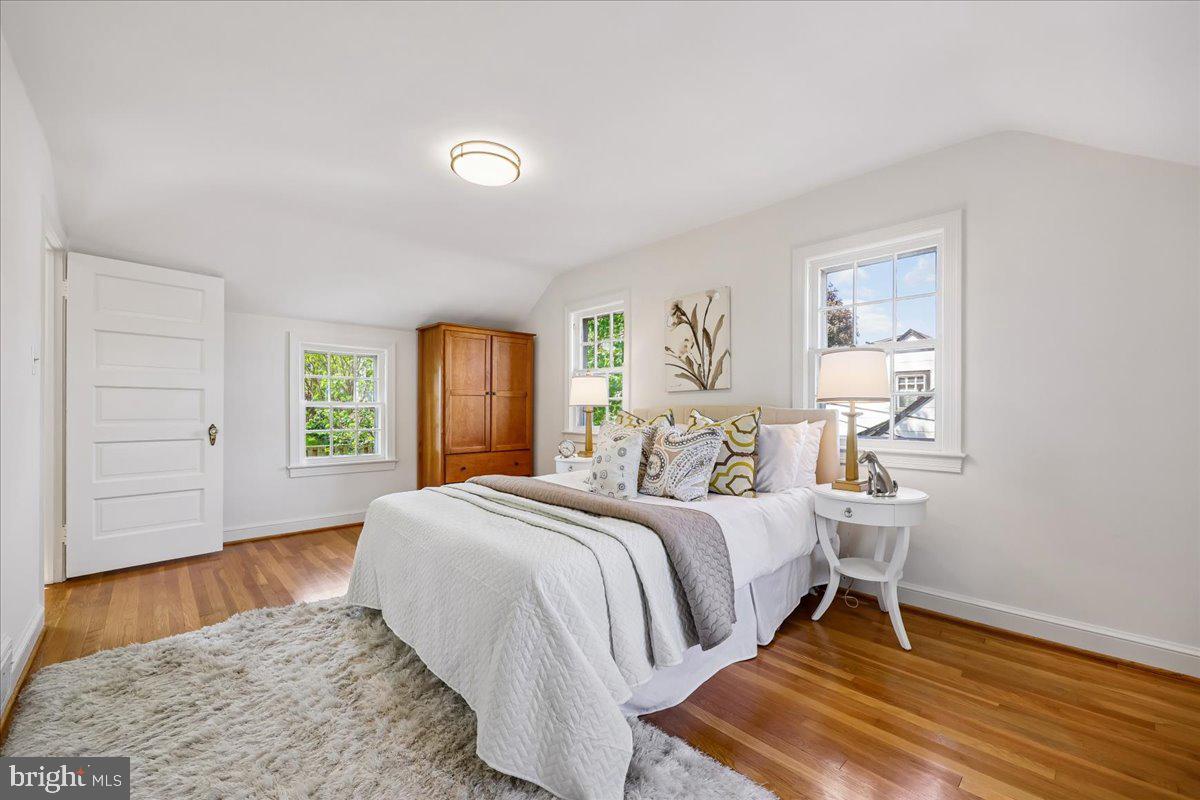 GLENBROOK VILLAGE - Residential