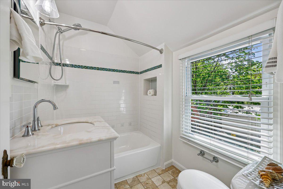 GLENBROOK VILLAGE - Residential