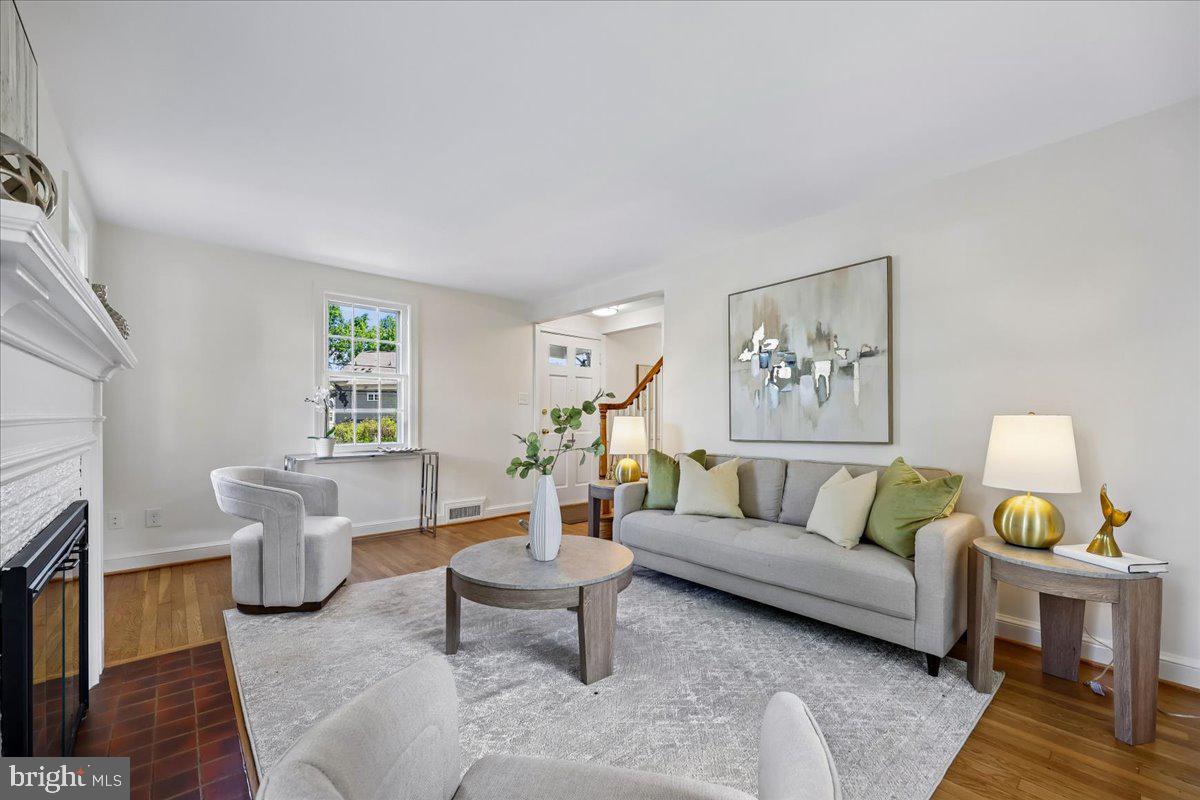 GLENBROOK VILLAGE - Residential